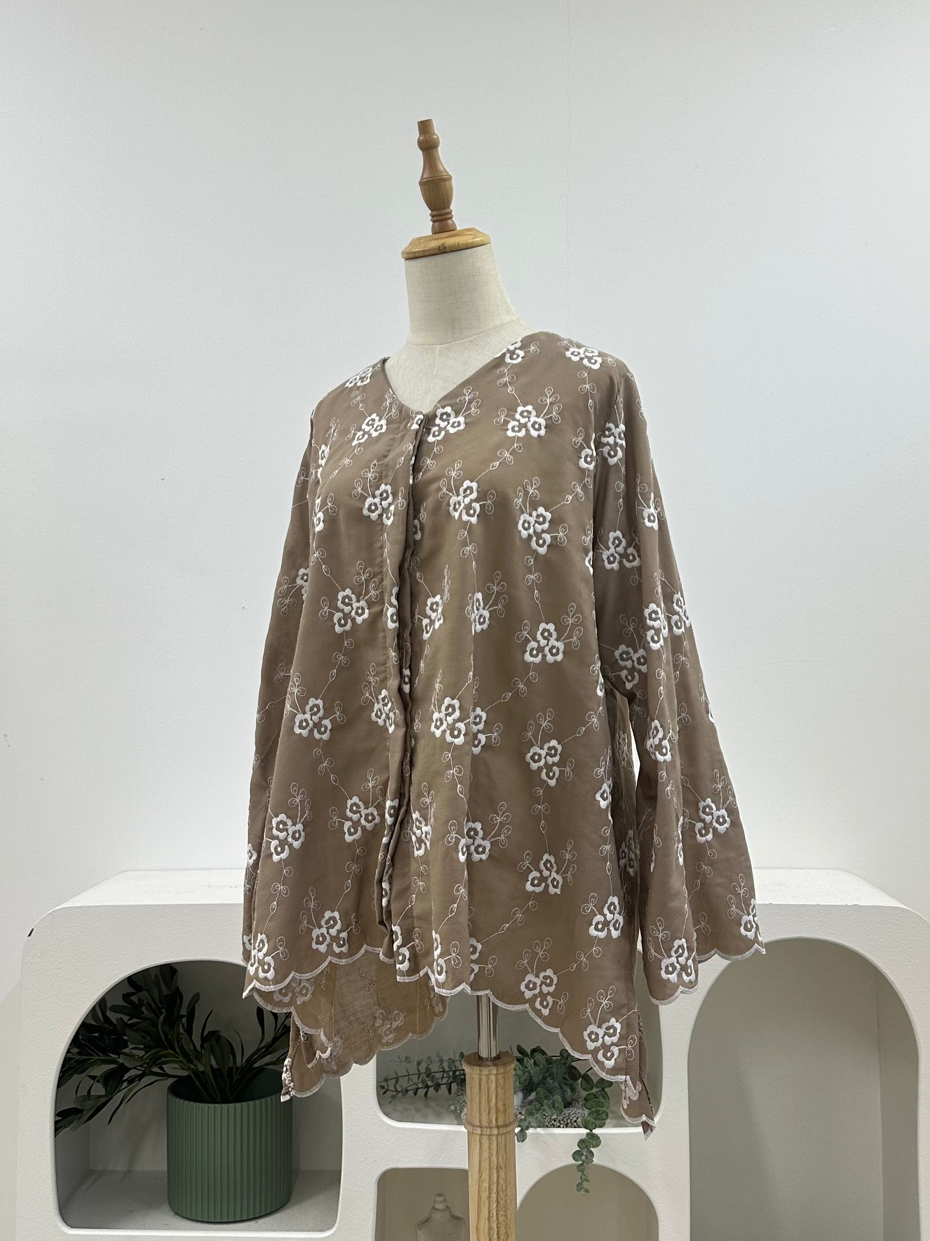 Miya Embroidered Sulam Top