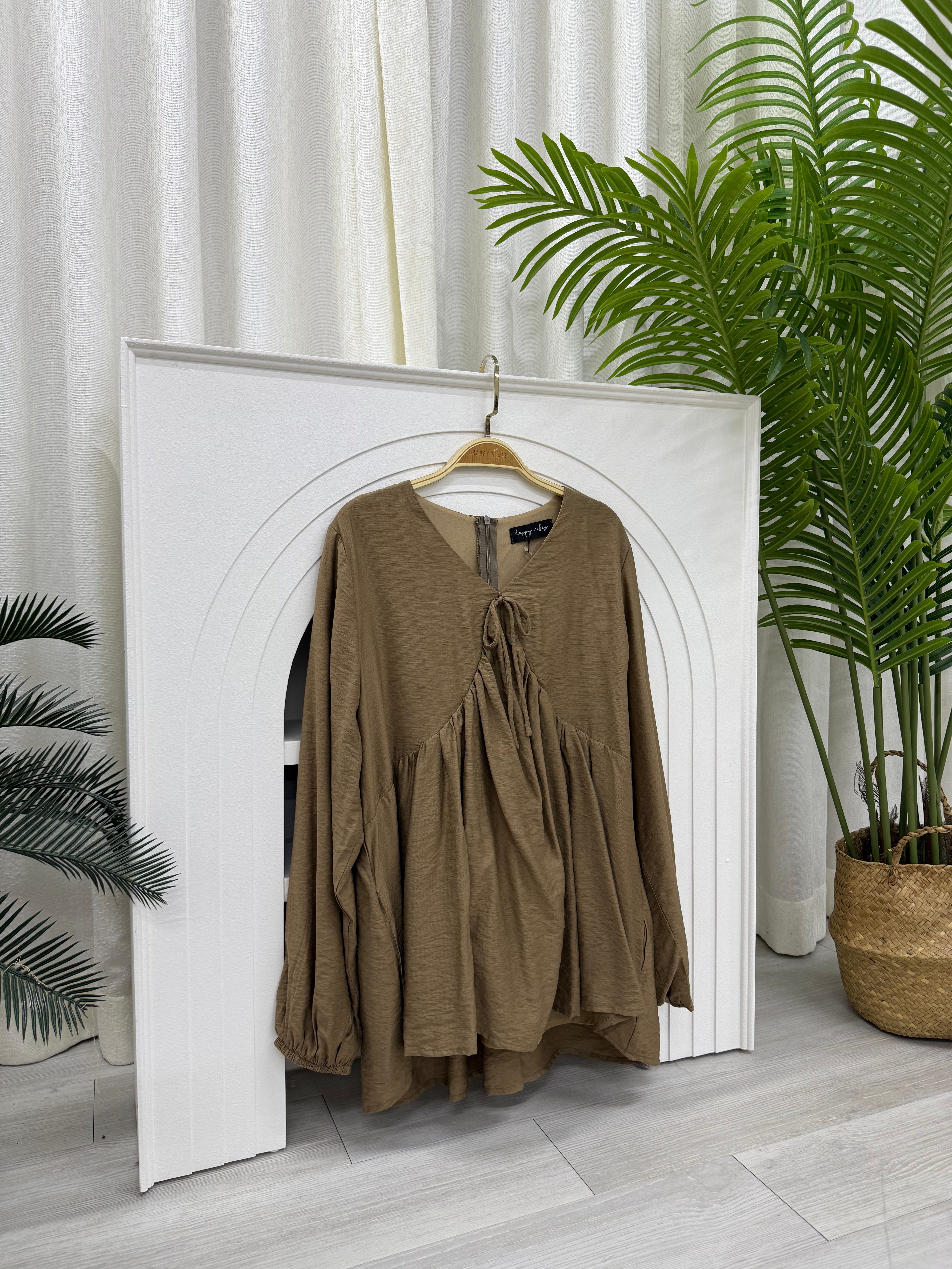 Basic Solid Empire Top