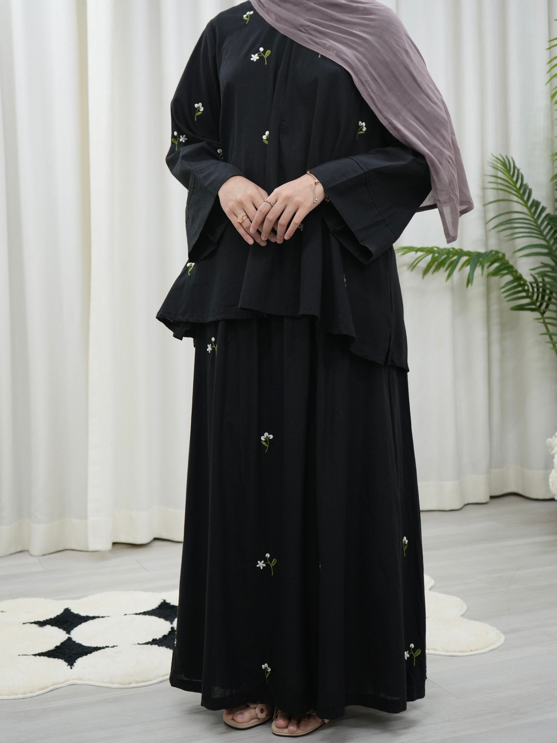 Juniper Embo Skirt Set HV Label