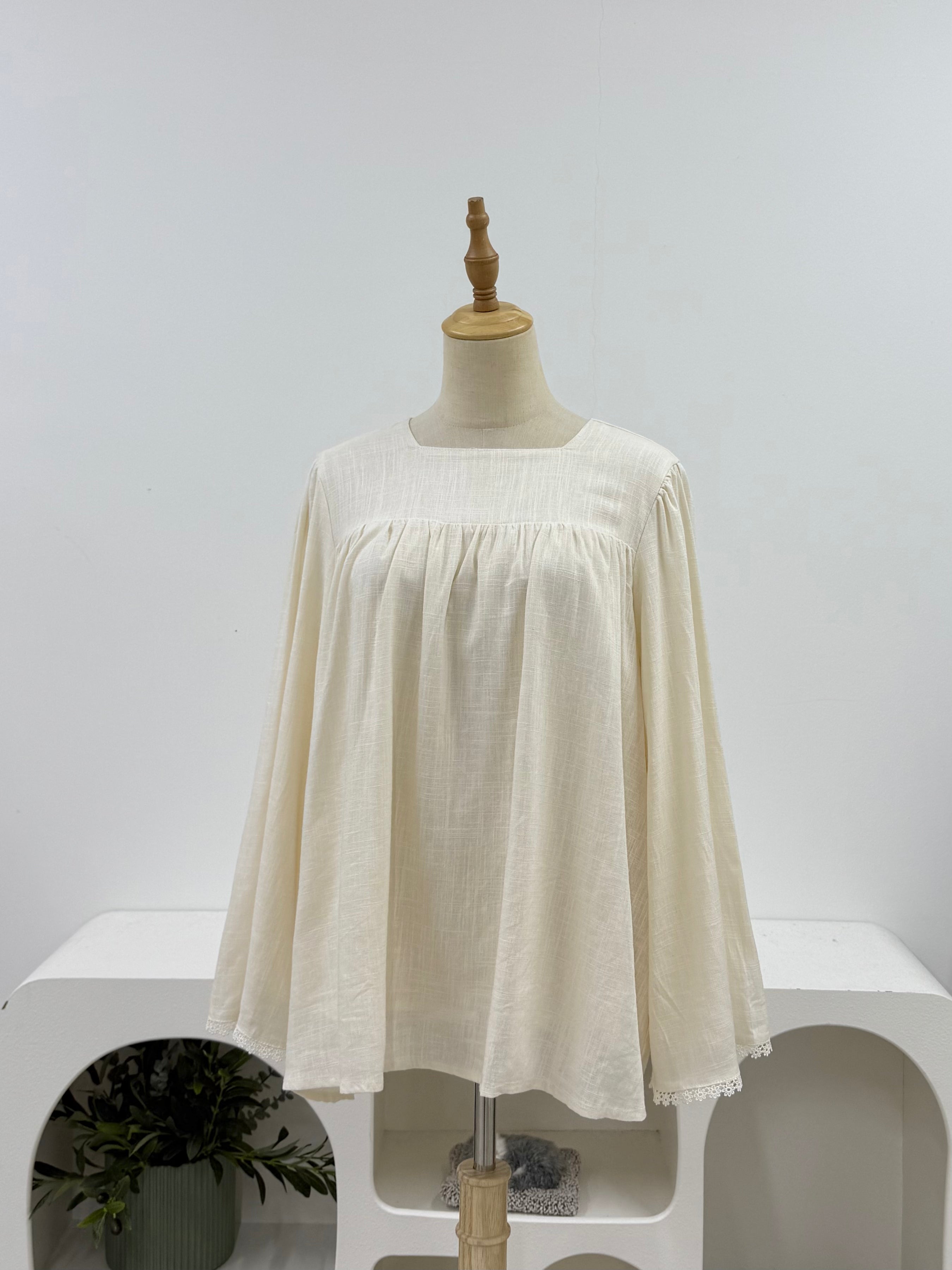 Zora Linen Lace Top HV Label