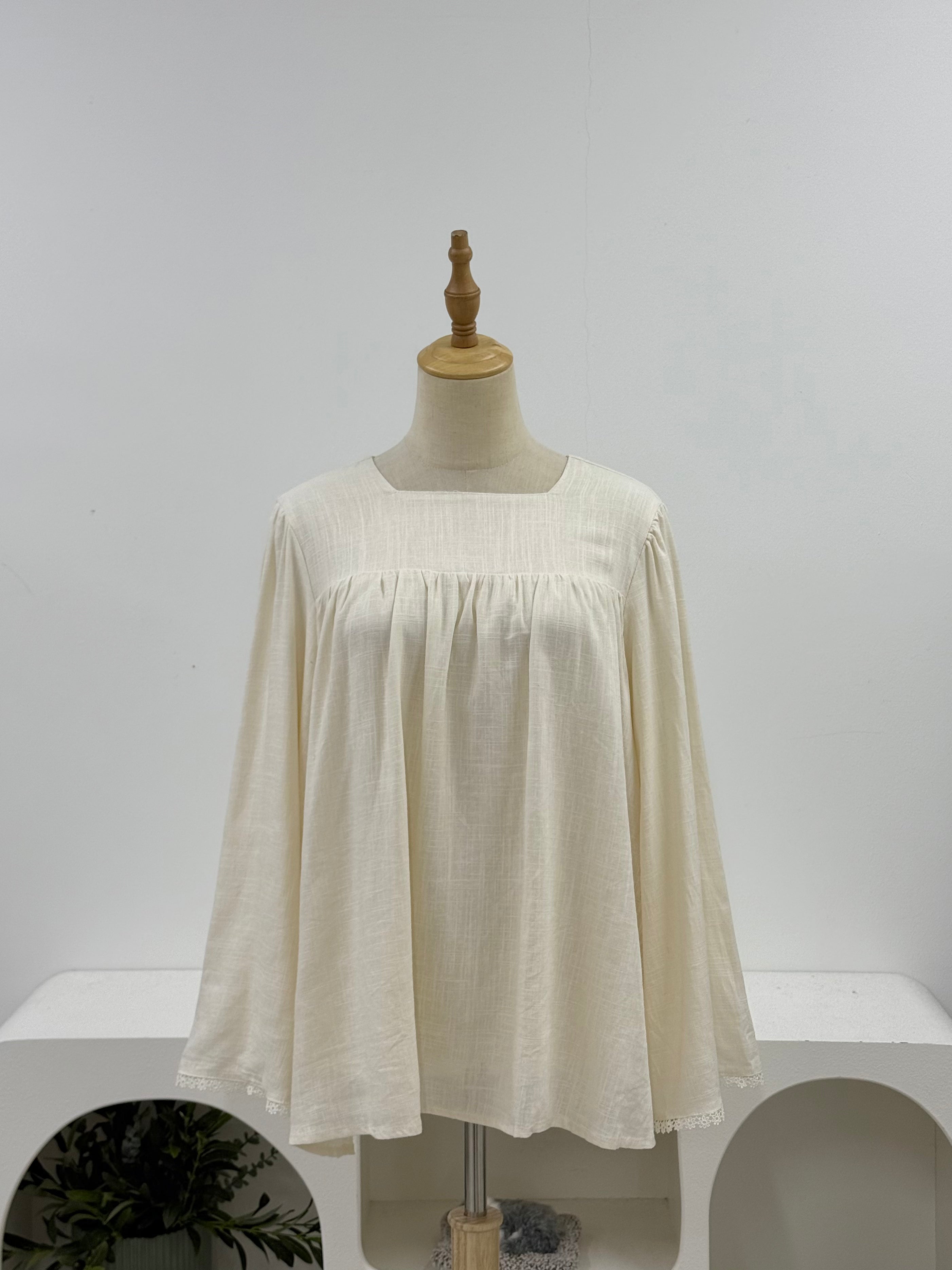 Zora Linen Lace Top HV Label