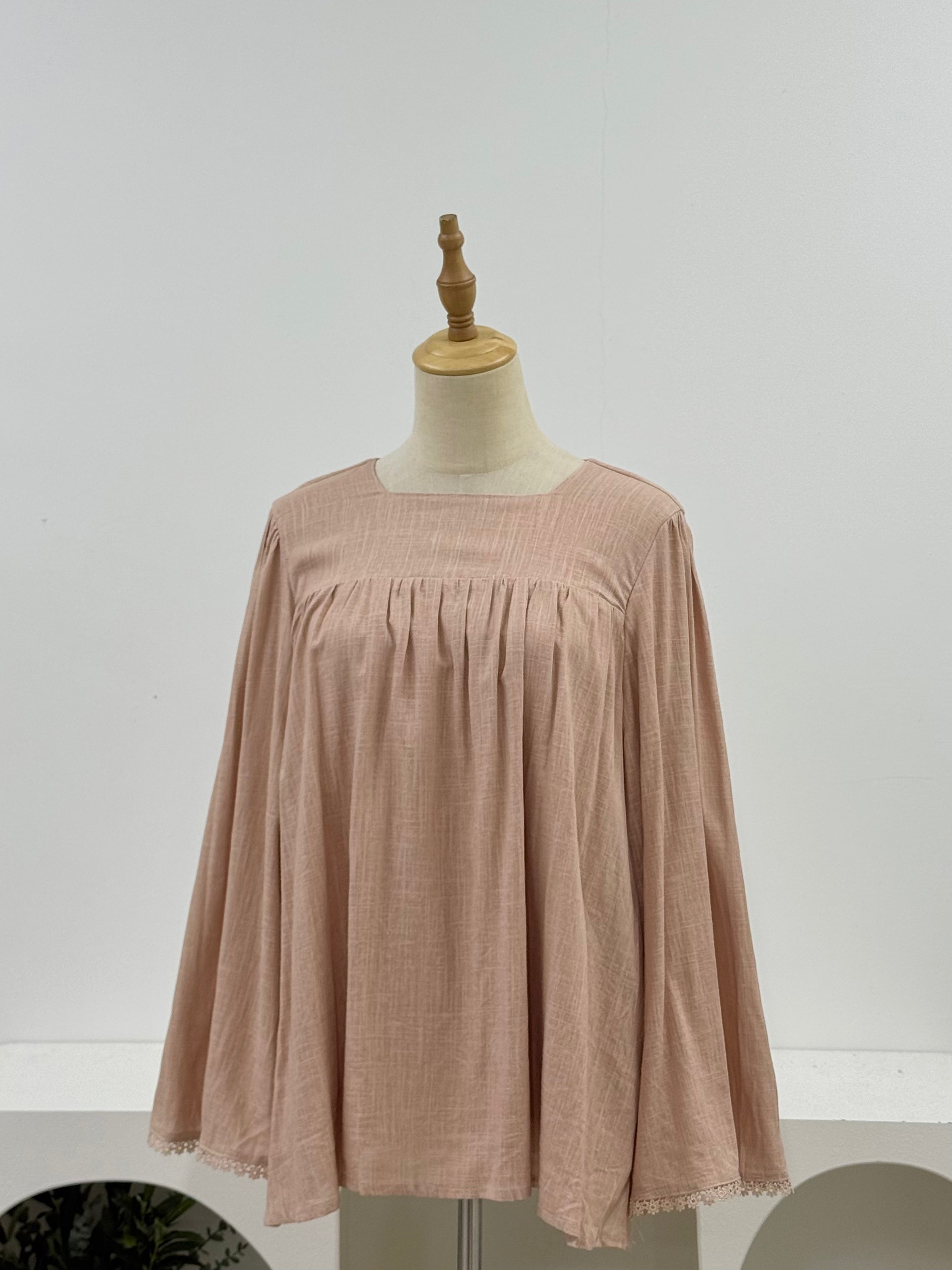 Zora Linen Lace Top HV Label