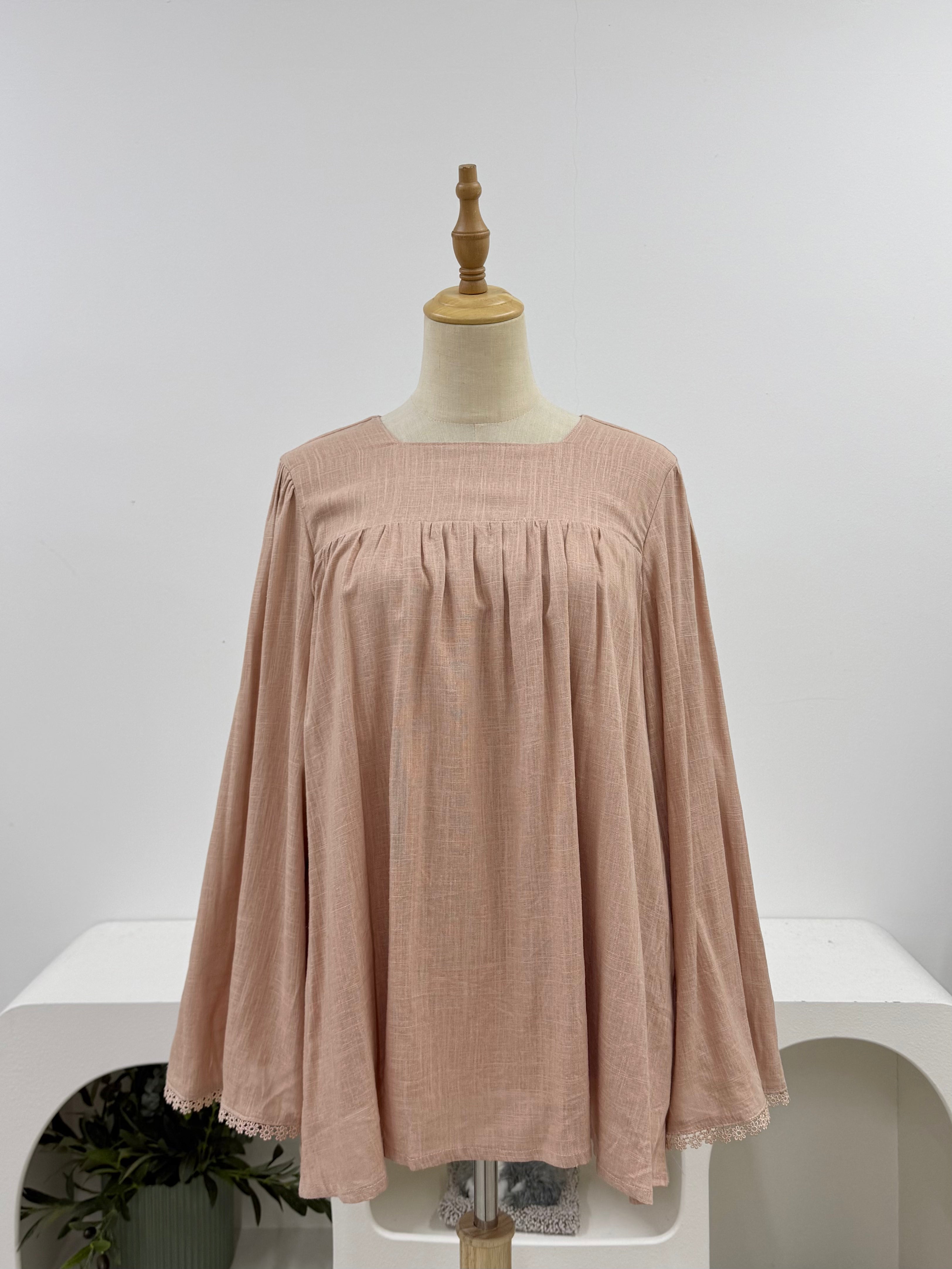 Zora Linen Lace Top HV Label