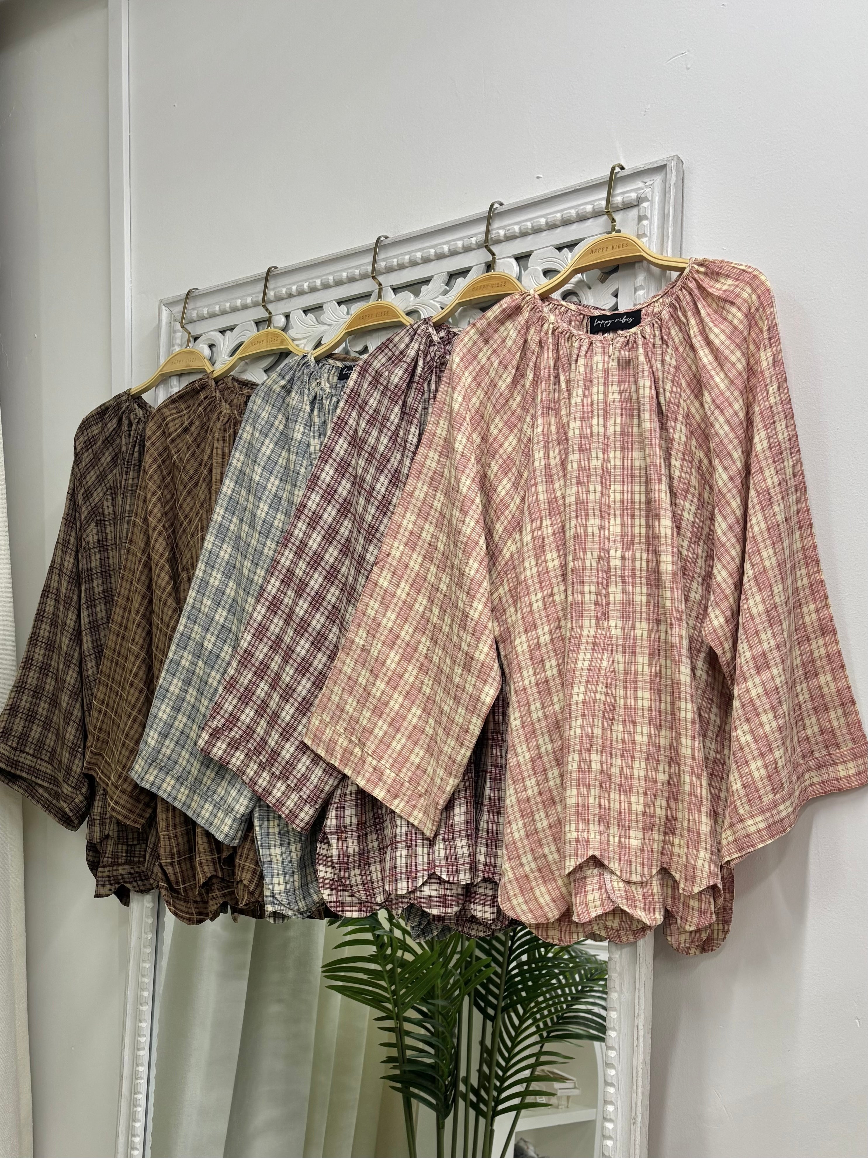 Sculpted Scallop Check & Plaid
