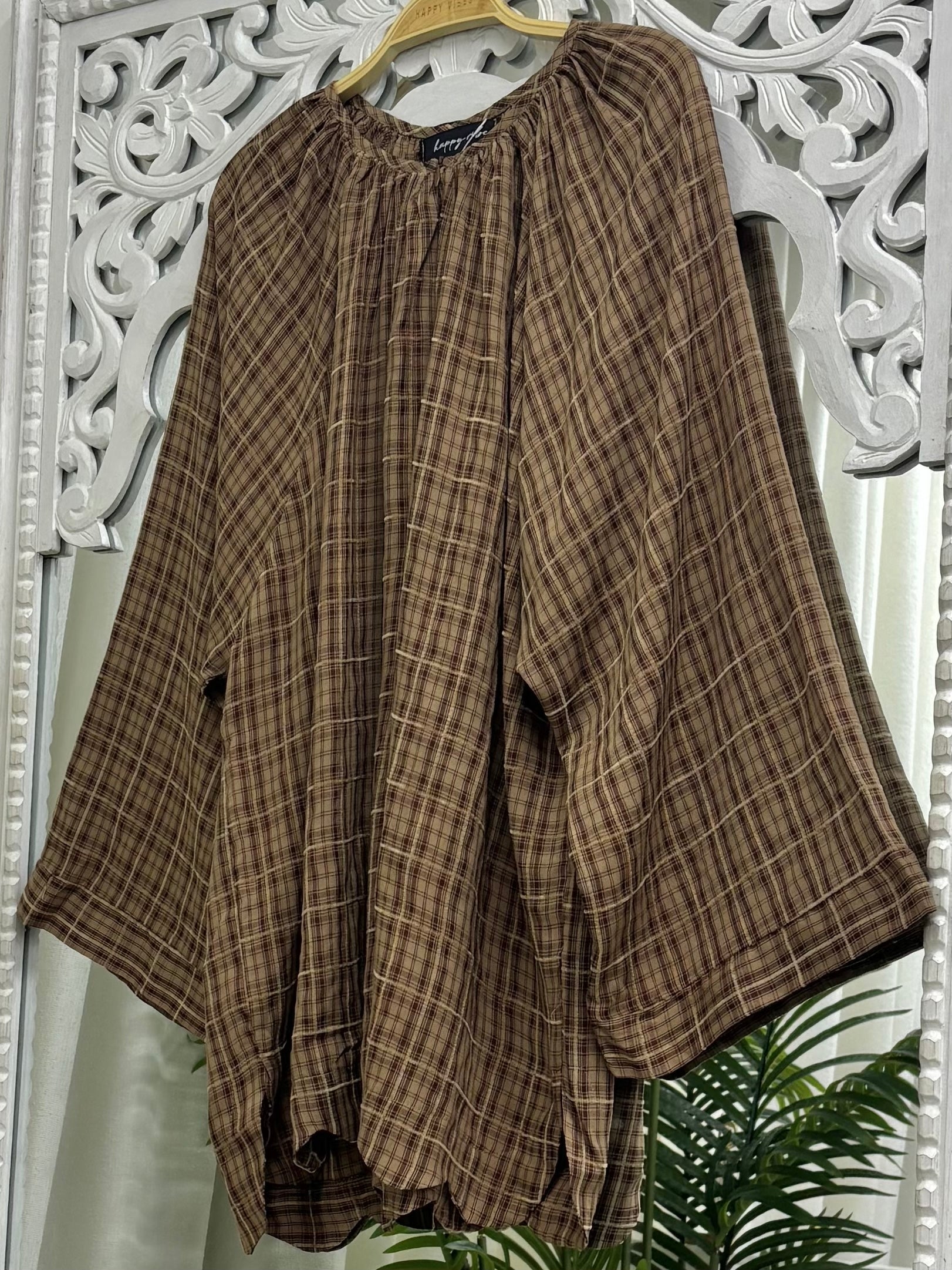 Sculpted Scallop Check & Plaid