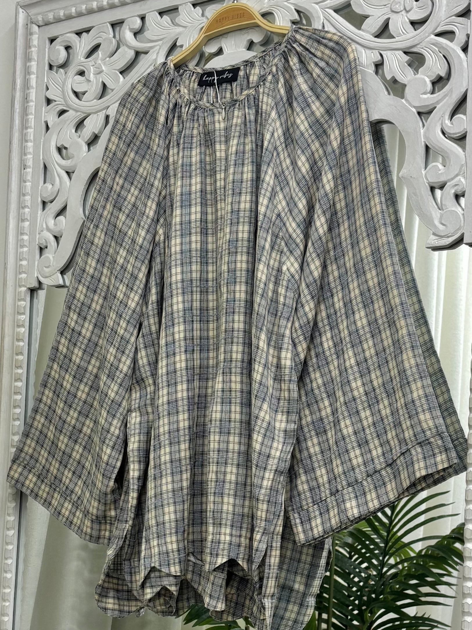 Sculpted Scallop Check & Plaid