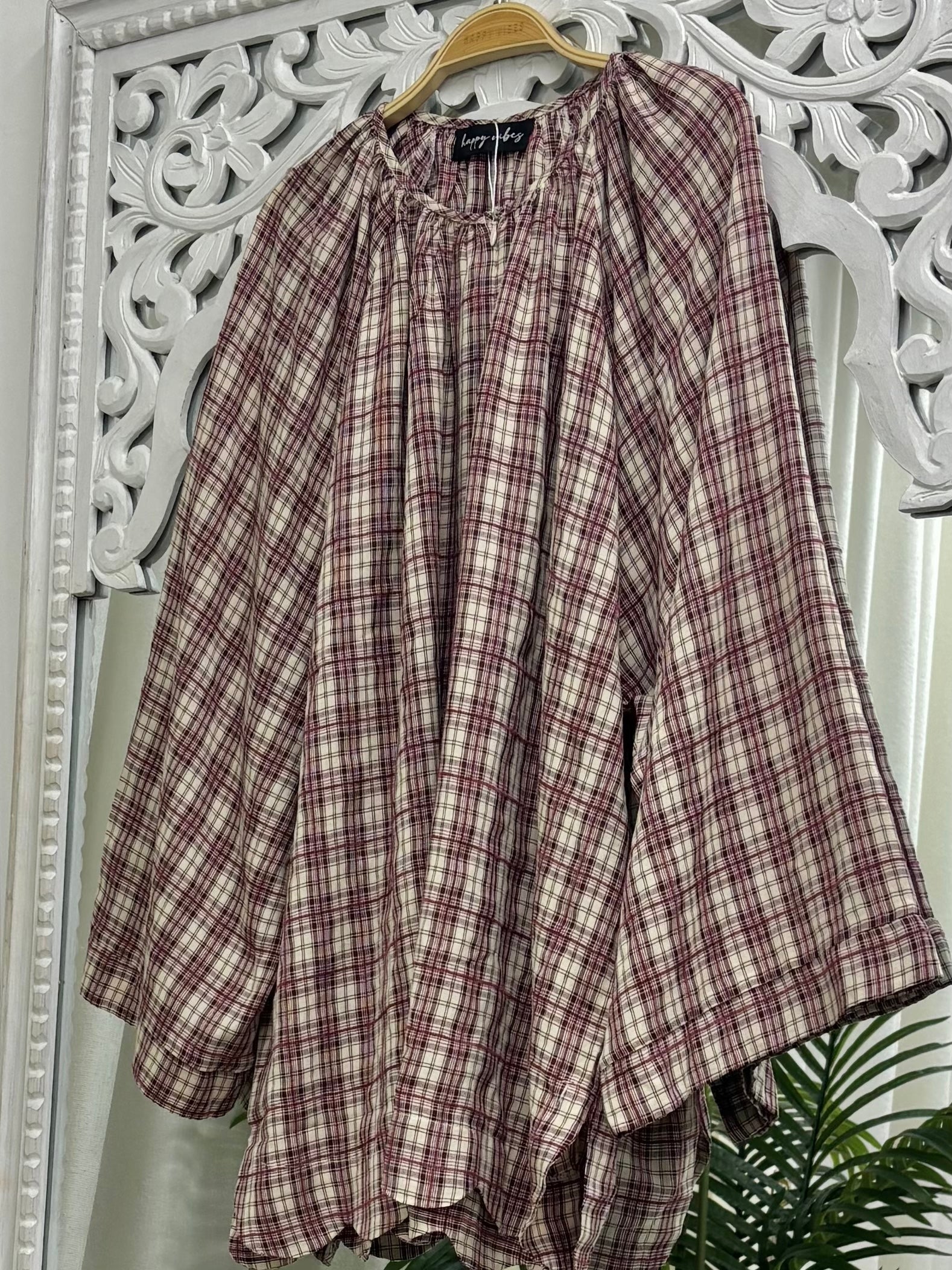 Sculpted Scallop Check & Plaid