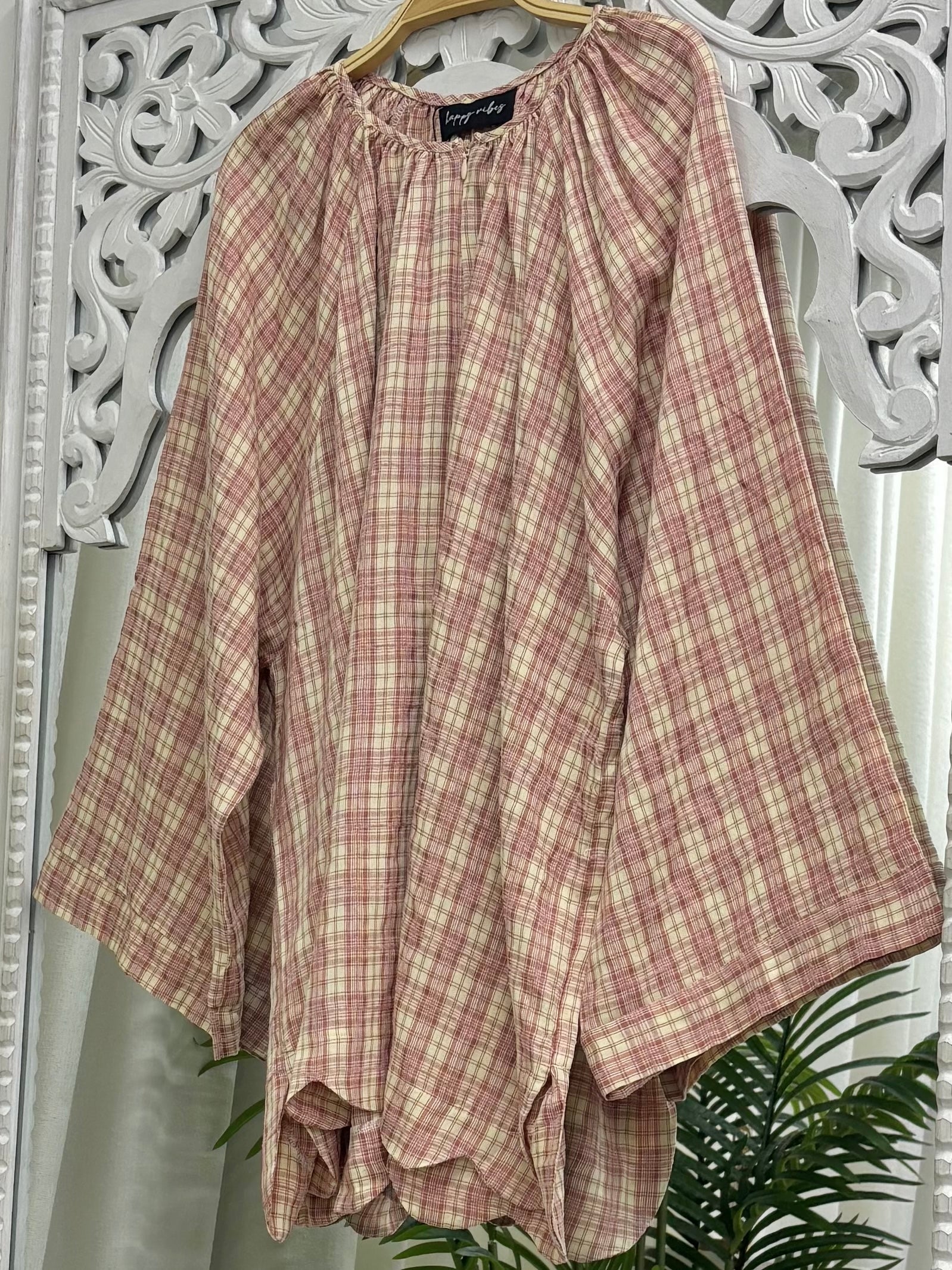 Sculpted Scallop Check & Plaid