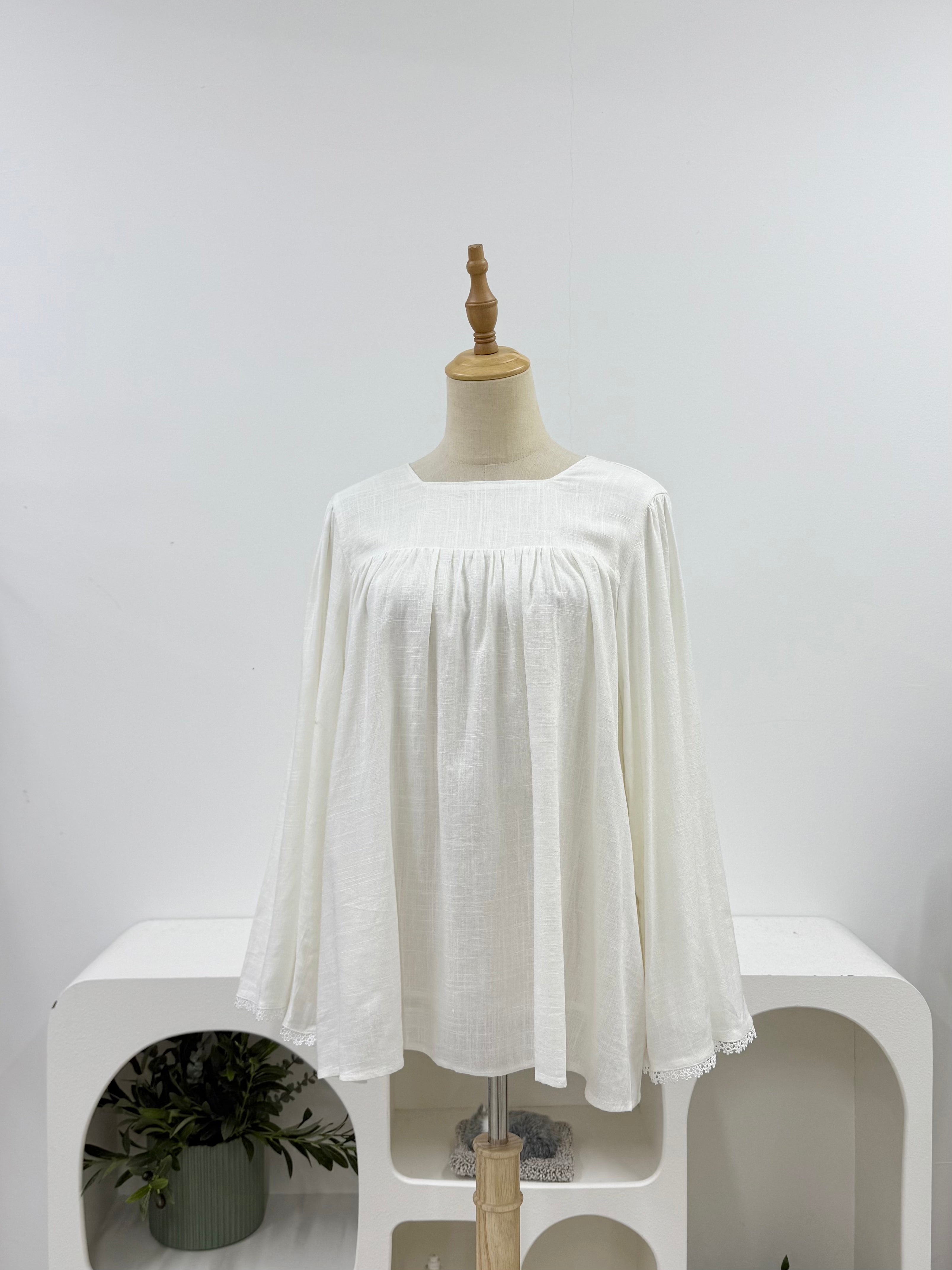 Zora Linen Lace Top HV Label