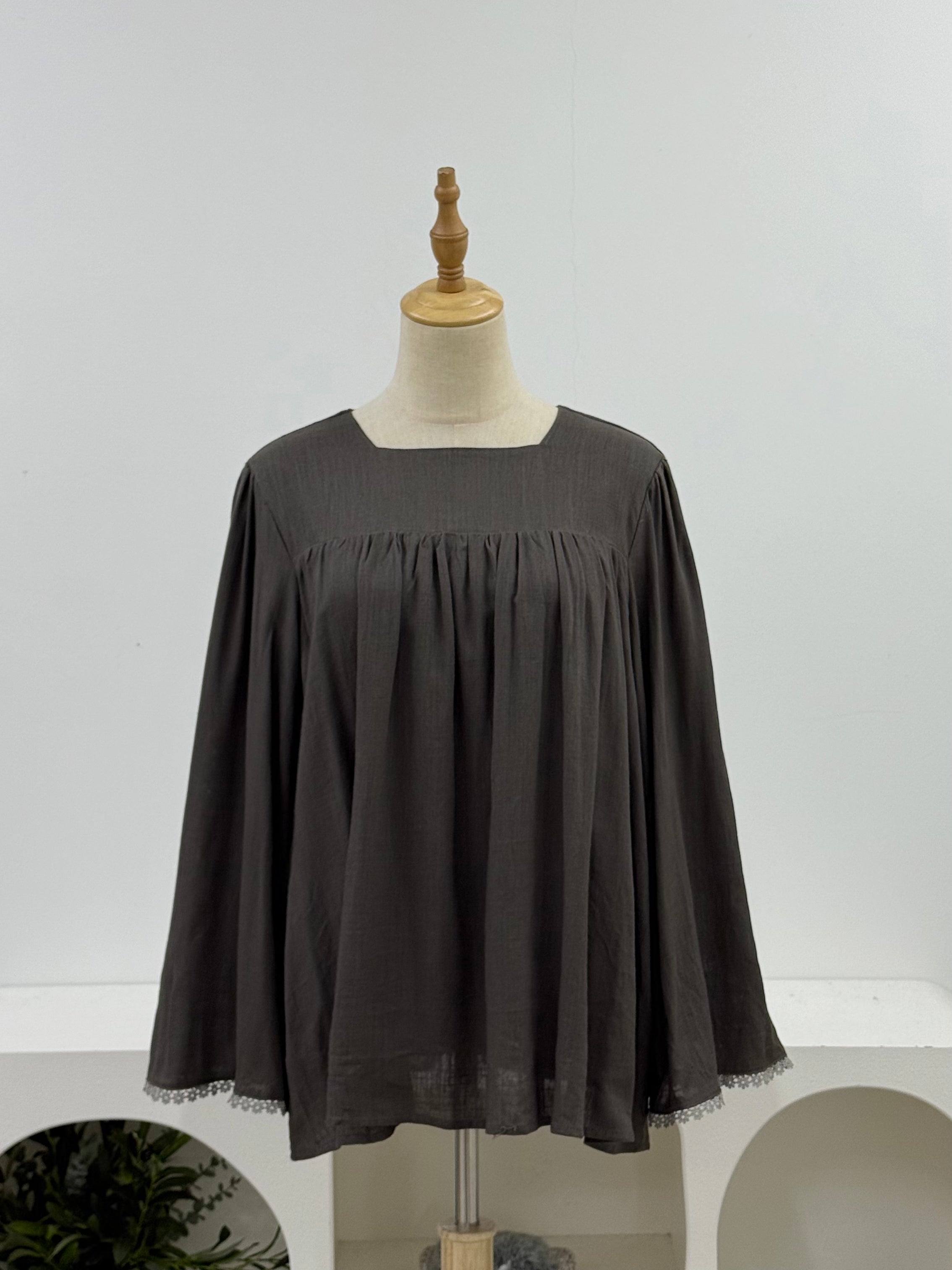 Zora Linen Lace Top HV Label