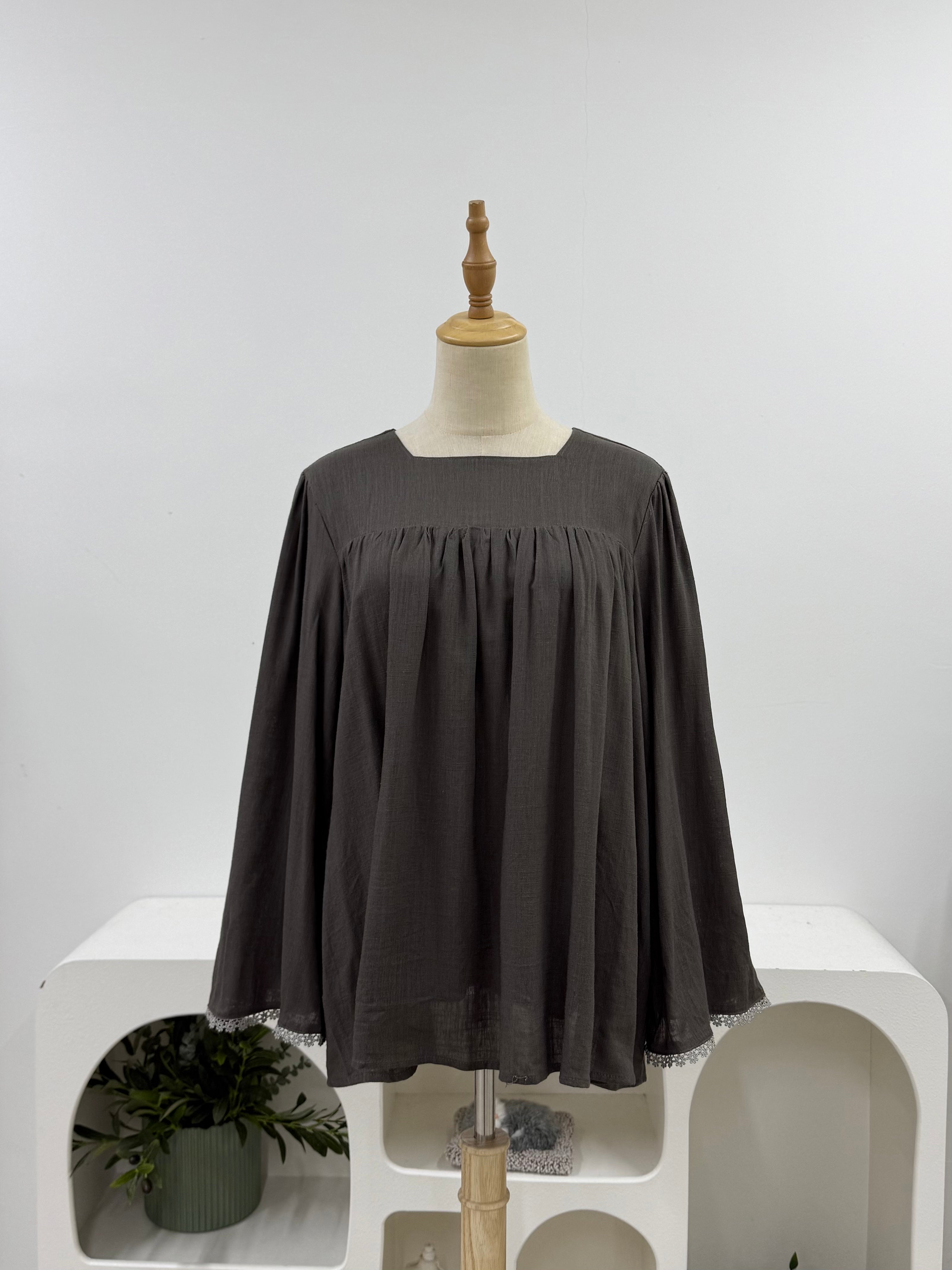 Zora Linen Lace Top HV Label