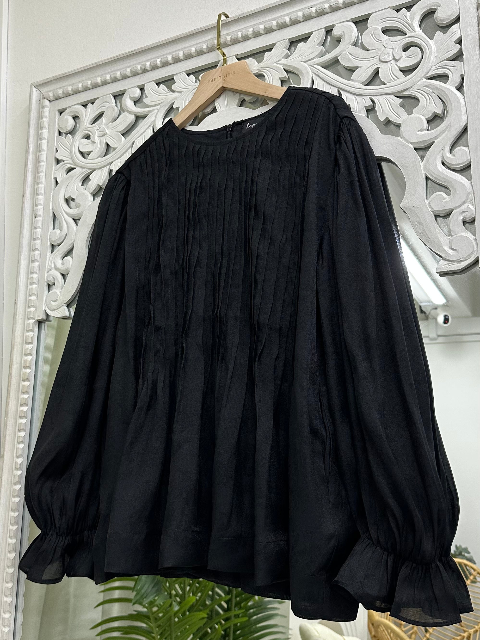 Ophelia Pleat Series HV Label