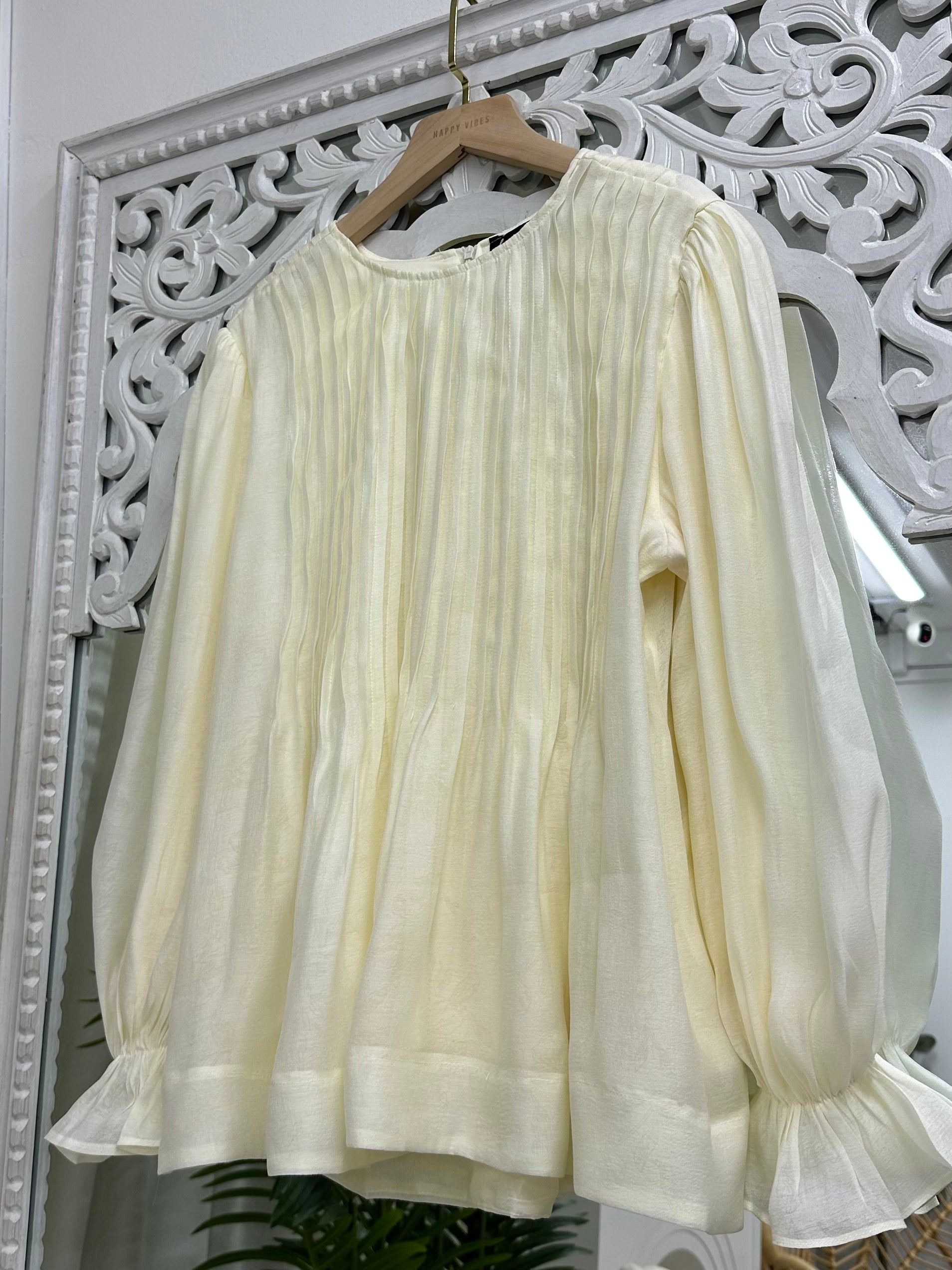 Ophelia Pleat Series HV Label