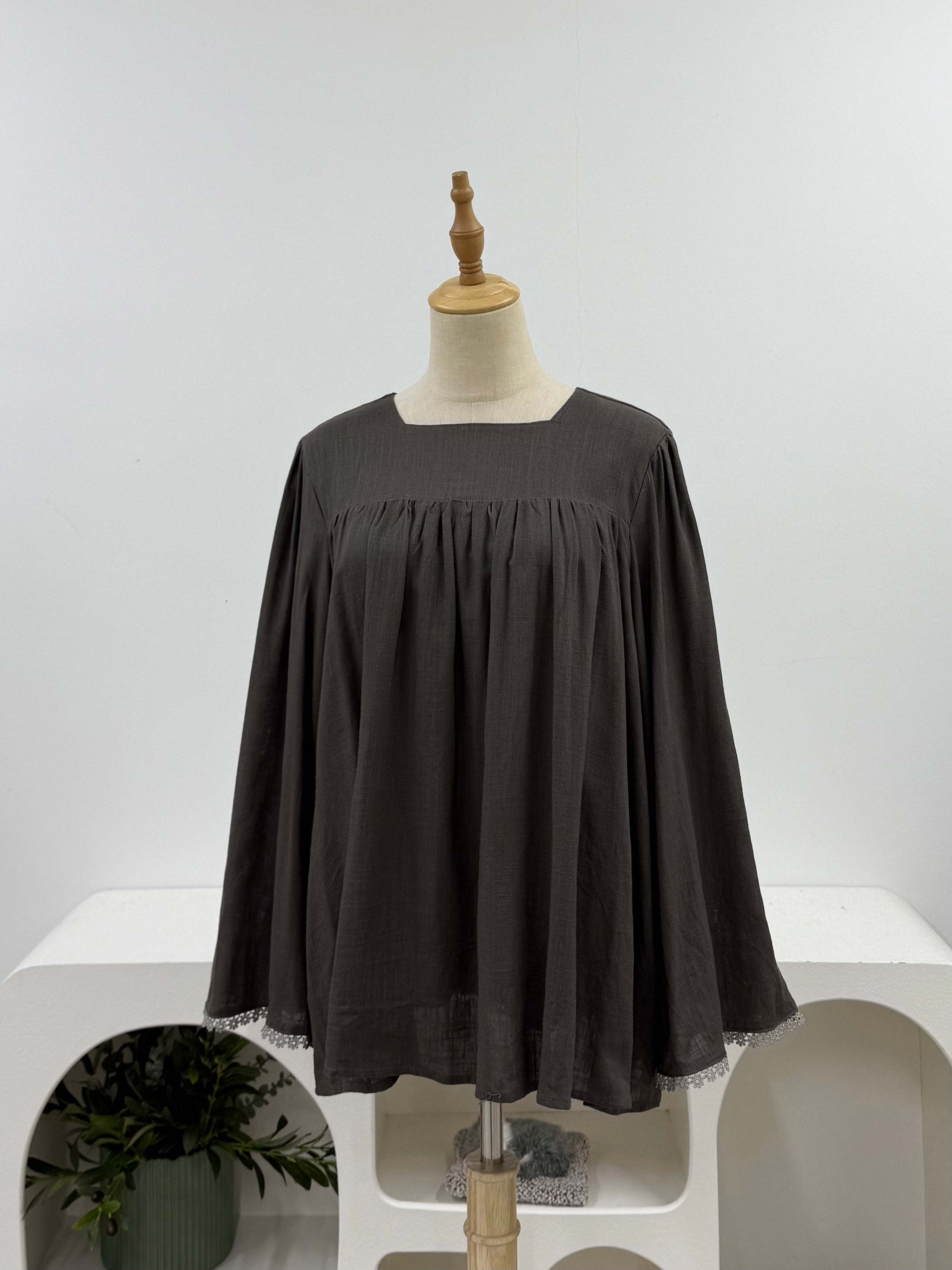 Zora Linen Lace Top HV Label