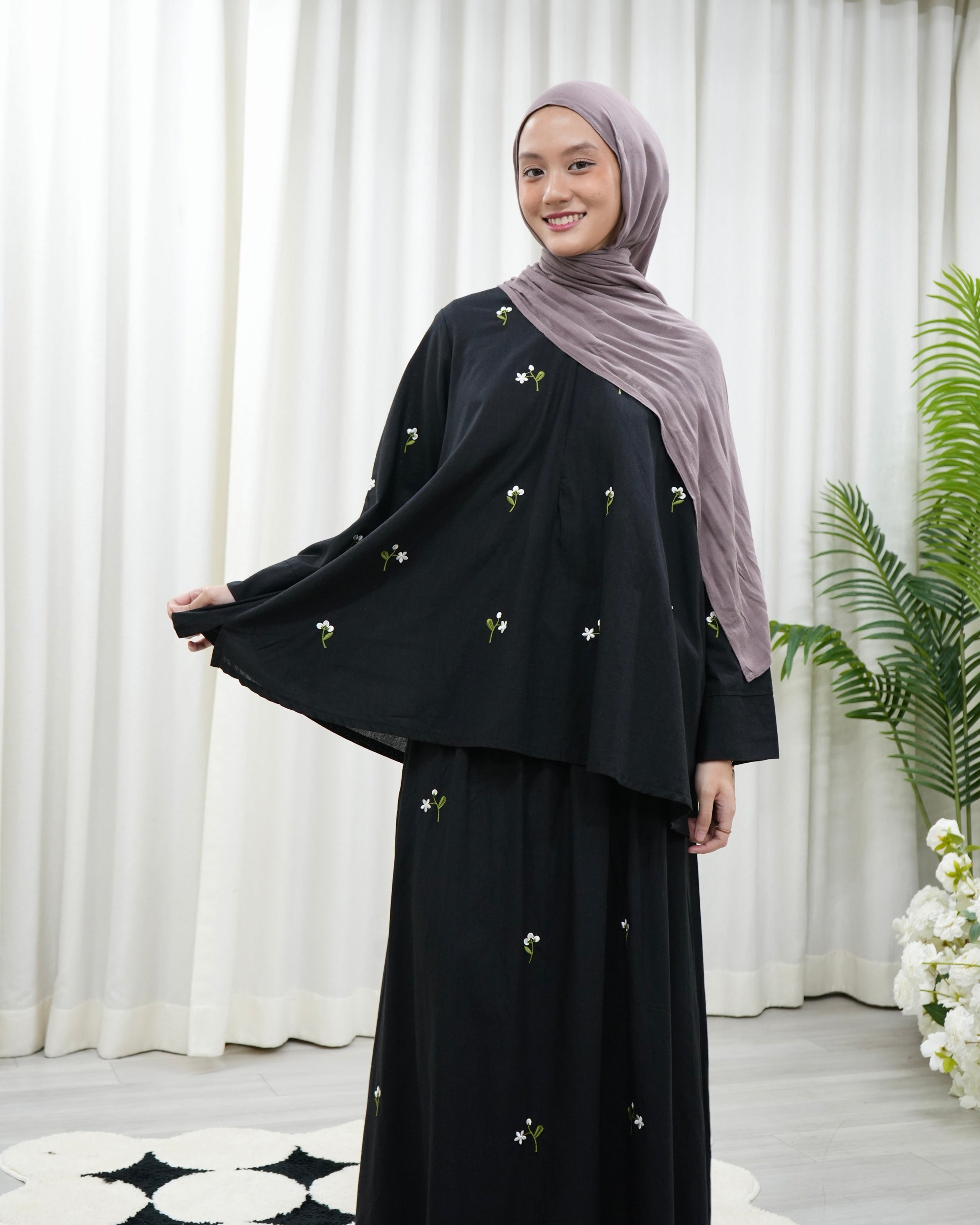 Juniper Embo Skirt Set HV Label
