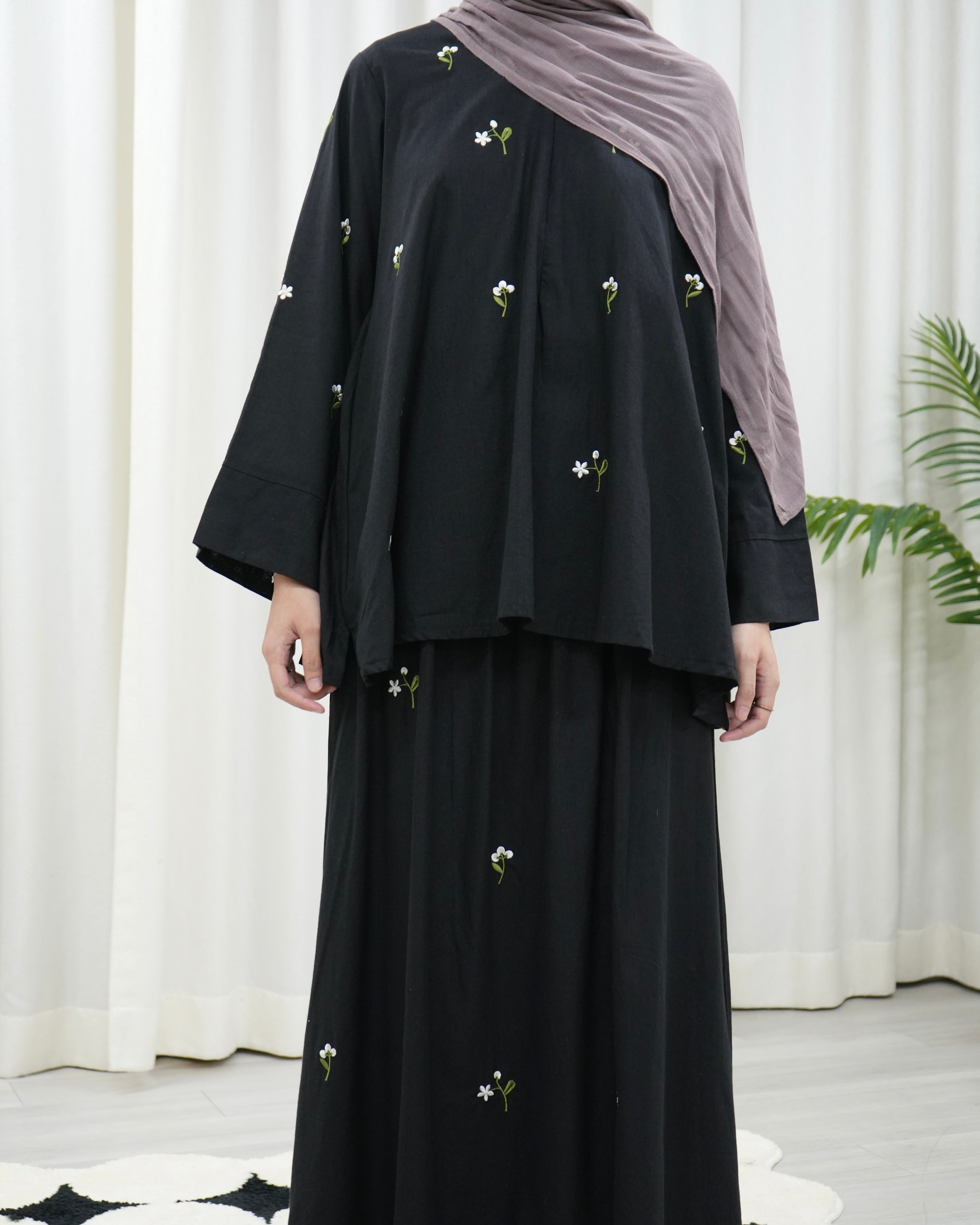Juniper Embo Skirt Set HV Label