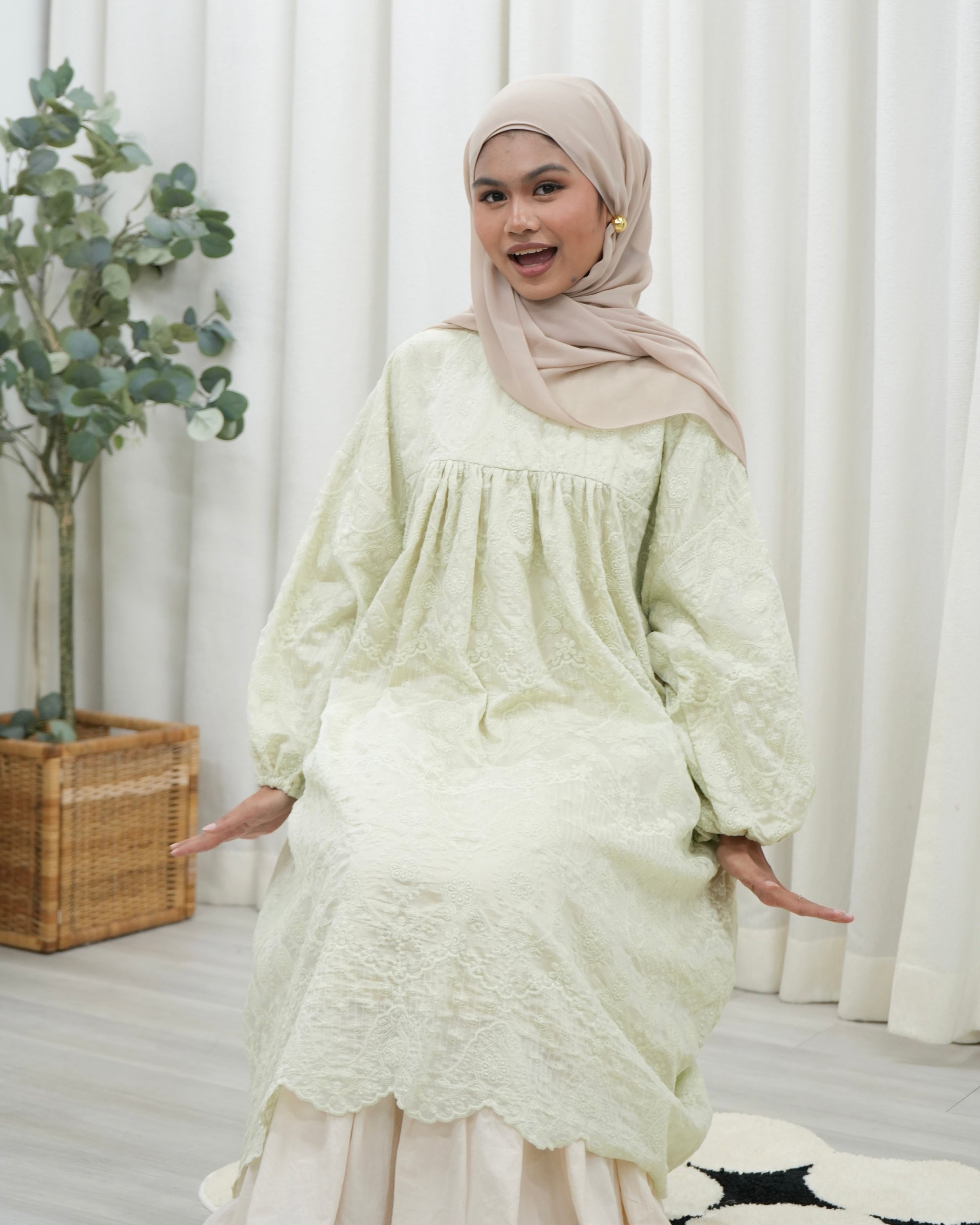 Willow Cloud Embo Tunic HV Label
