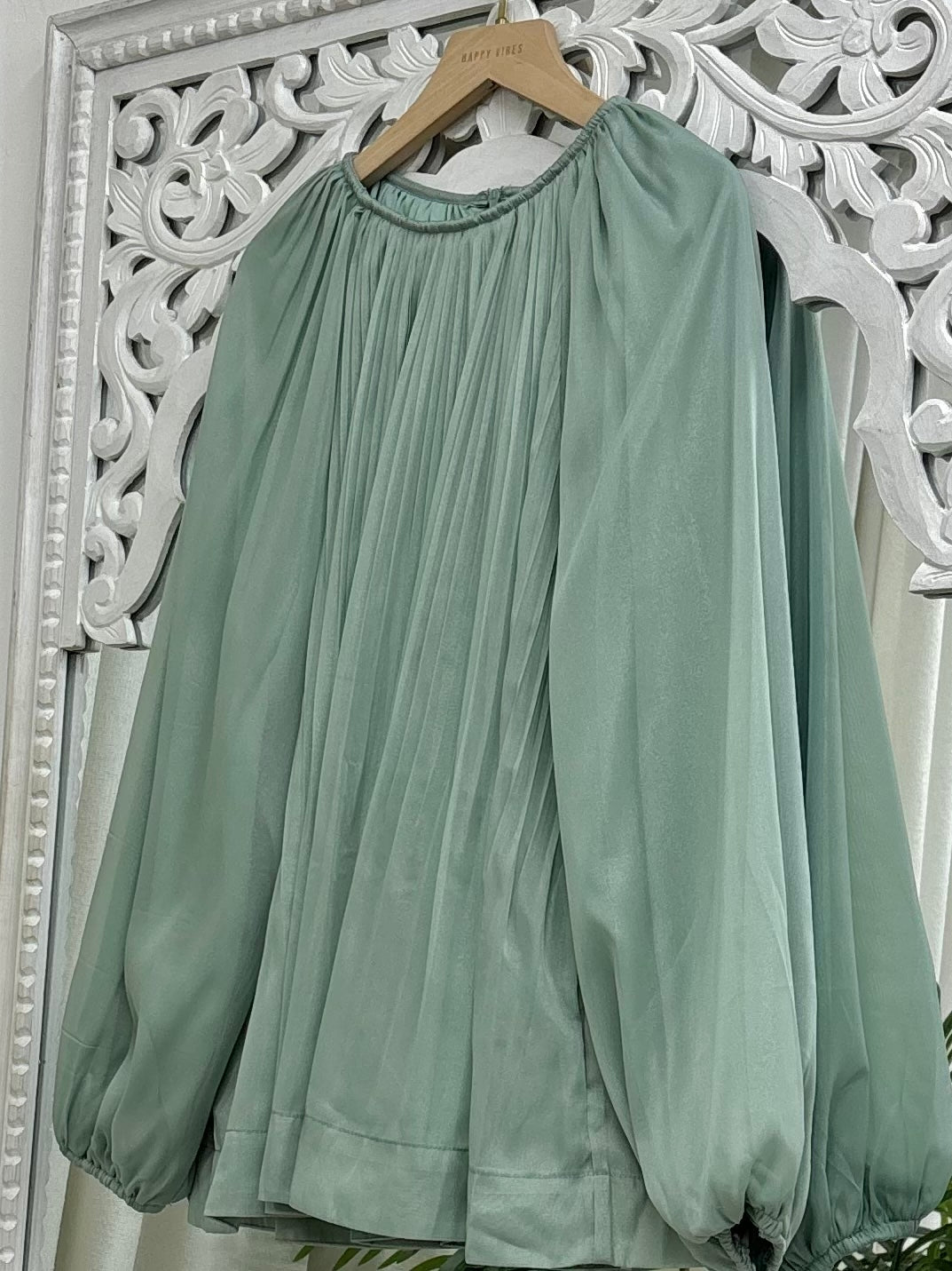 Yaleen Pleated Top HV LABEL