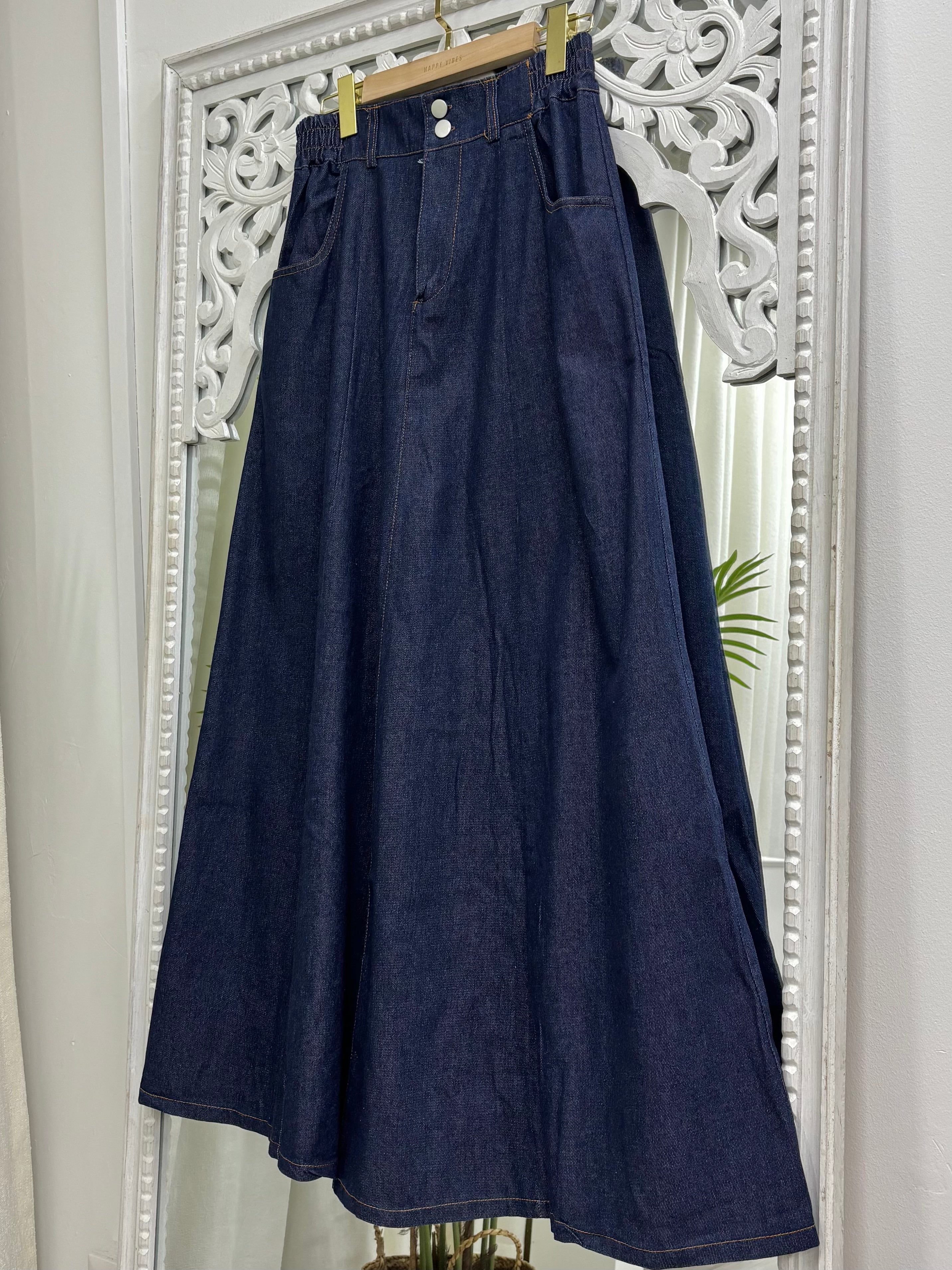 Hiya Denim Skirt - Two Button Up