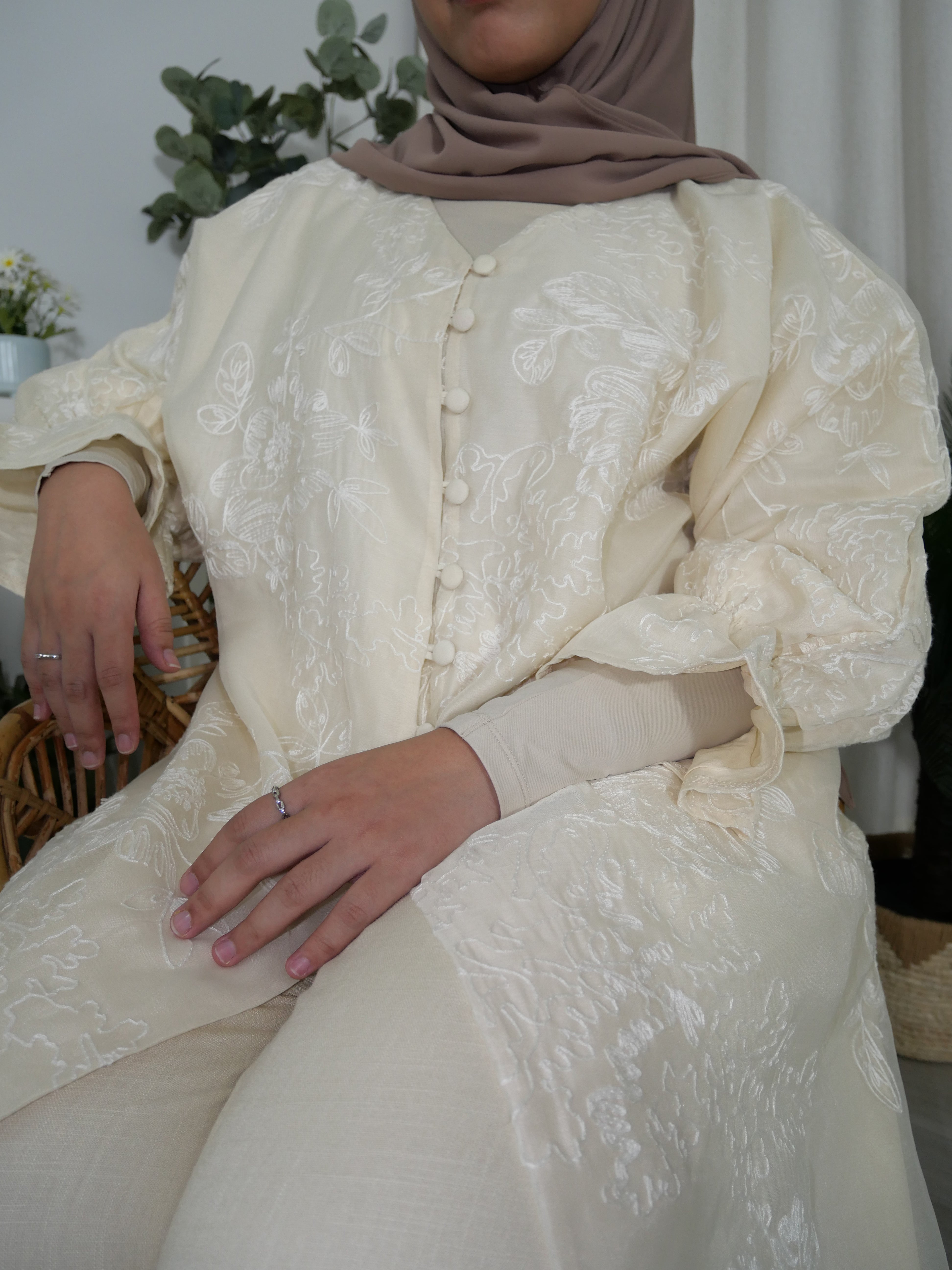 Lustre Blossom Top HV LABEL