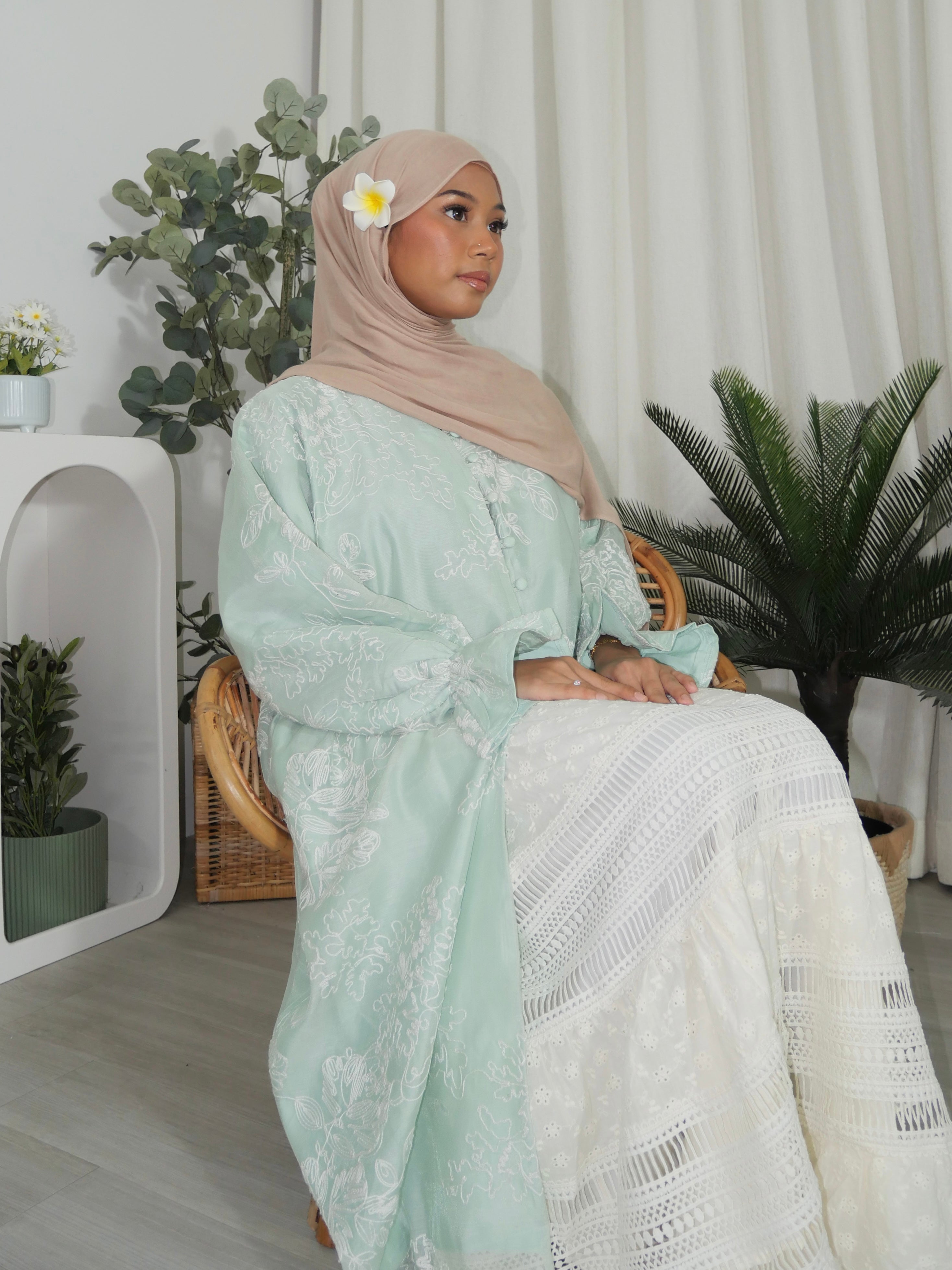 Lustre Blossom Top HV LABEL