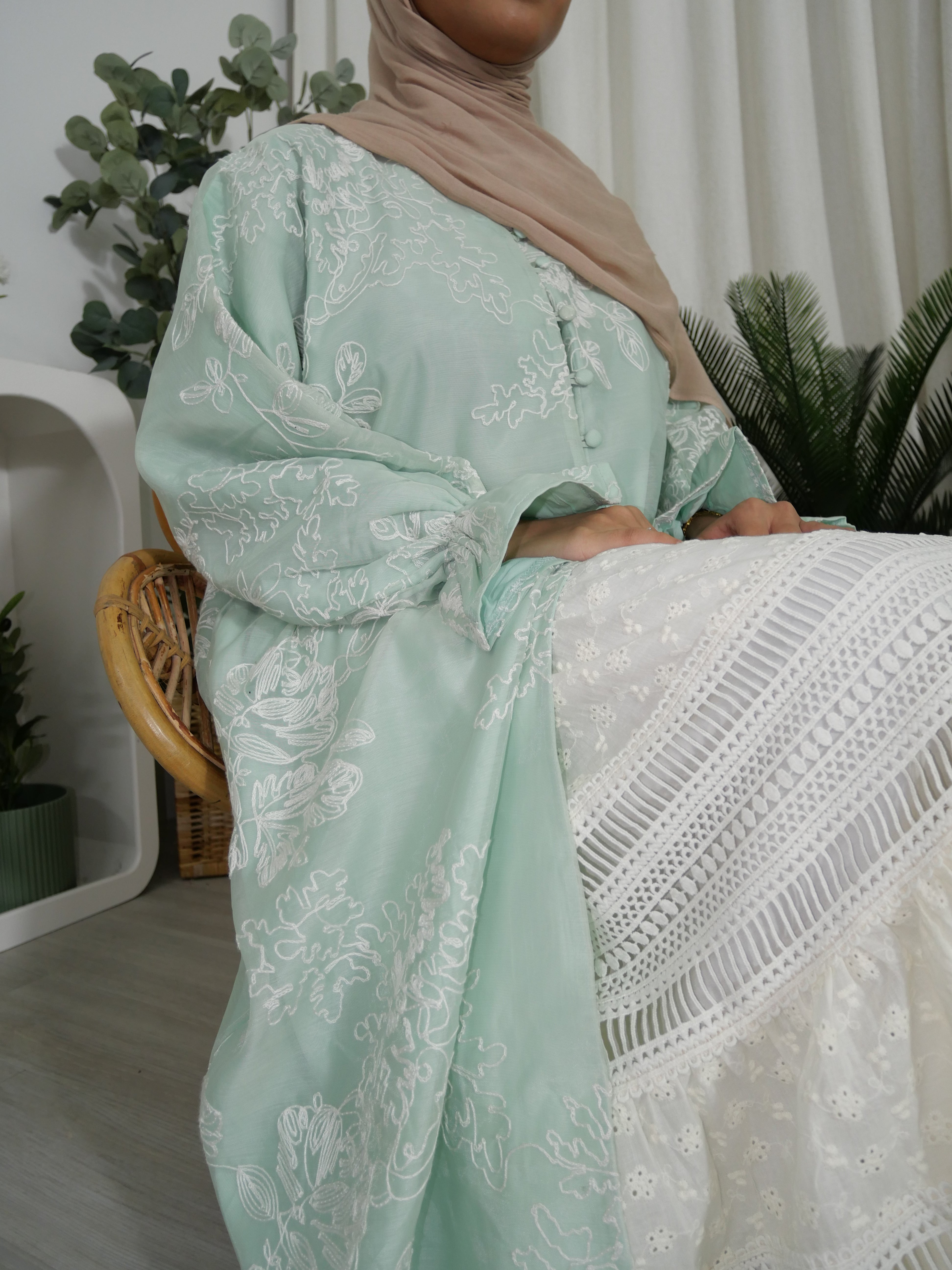 Lustre Blossom Top HV LABEL