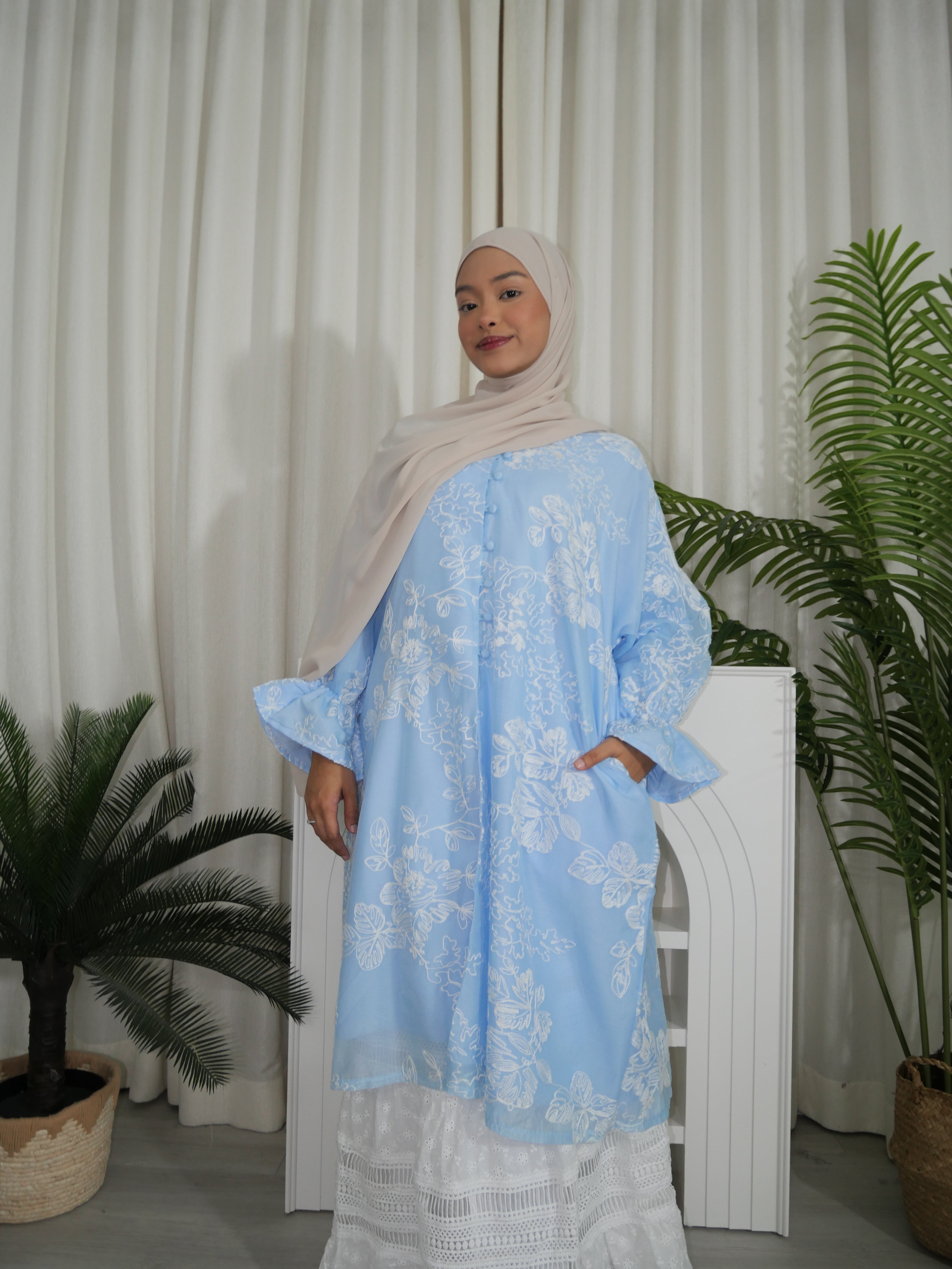 Lustre Blossom Top HV LABEL