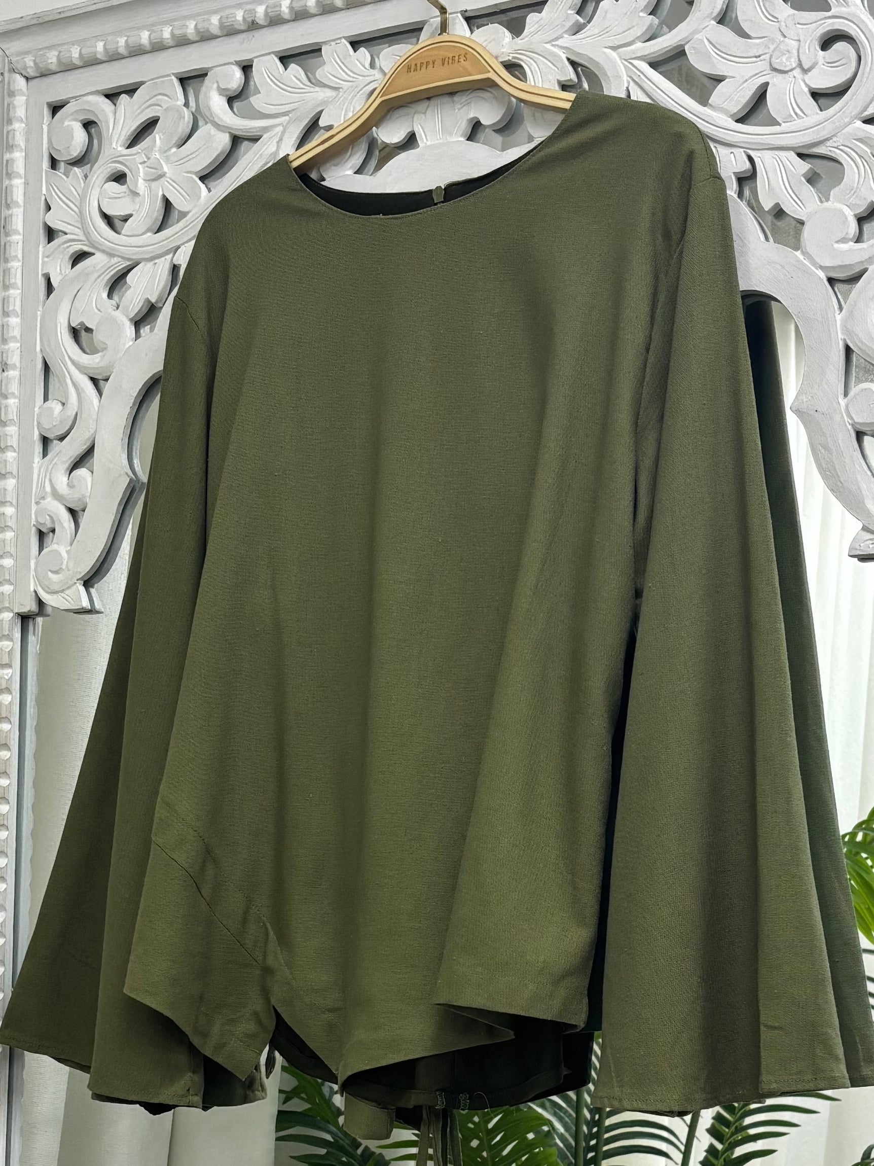 Plain Muse Seam Top HV Label Top – Happy Vibes
