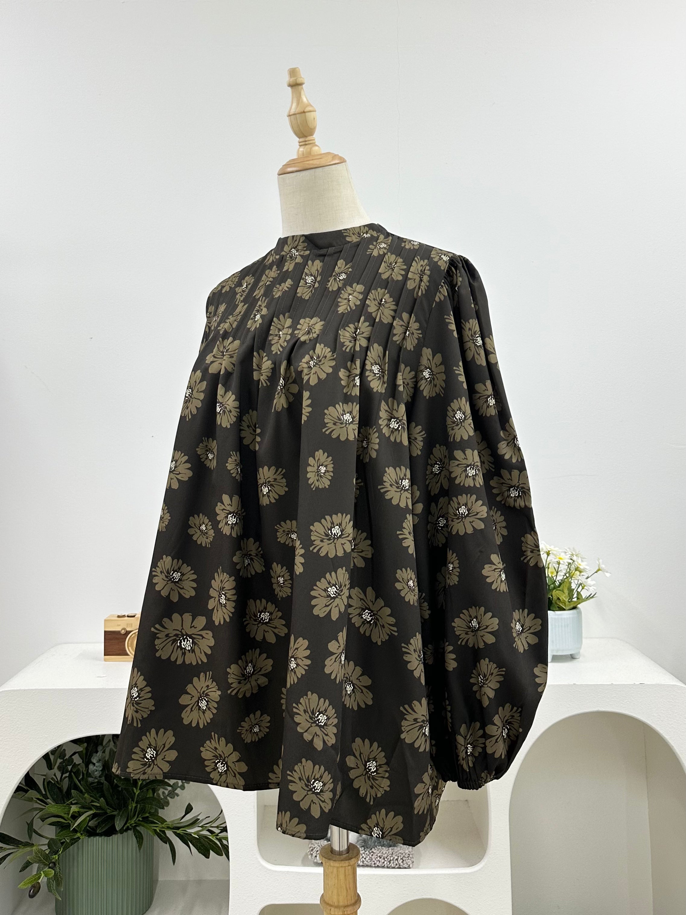 Rina Pleat Top - Printed Soft Fabric