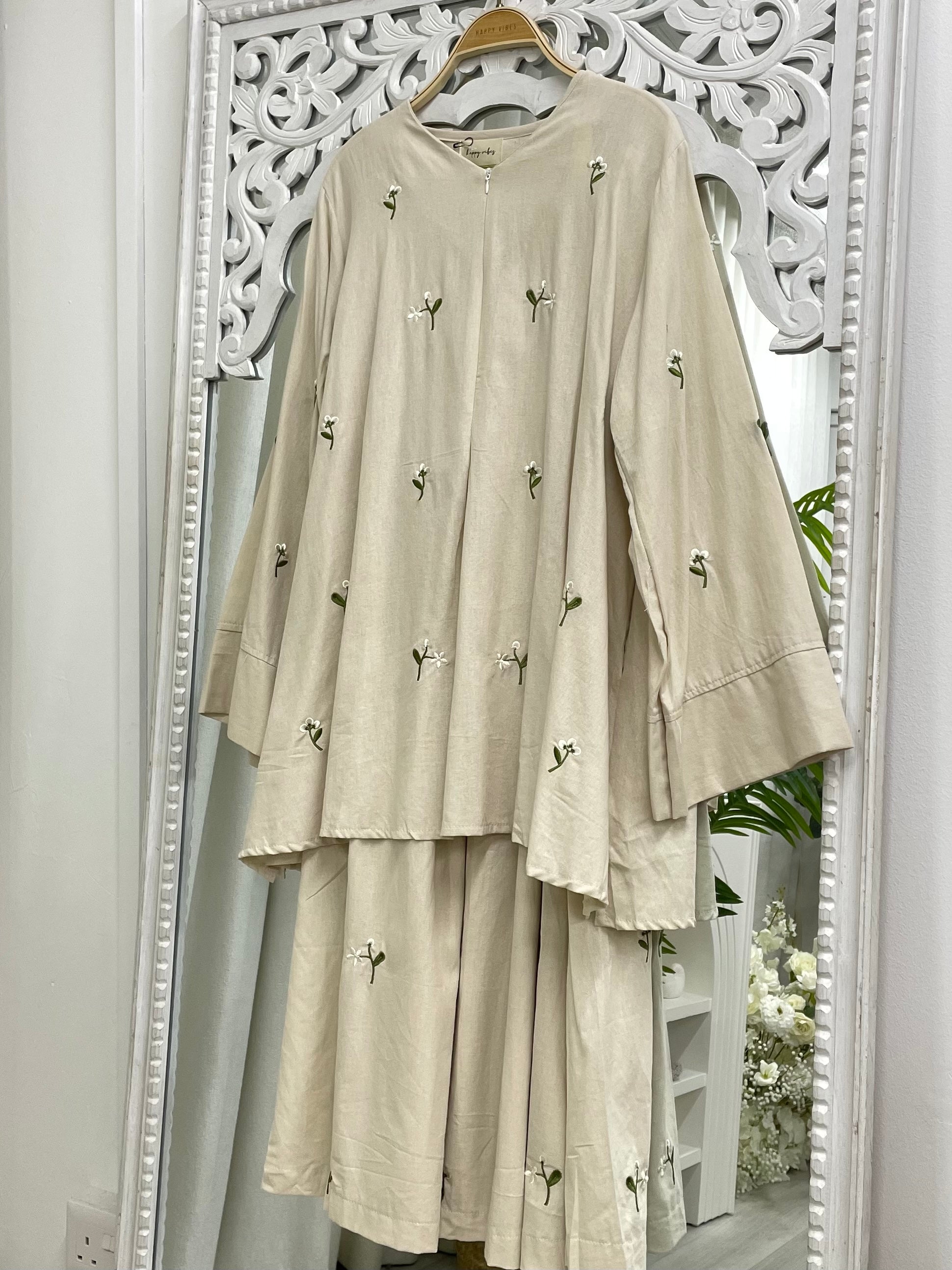 Juniper Embo Skirt Set HV Label