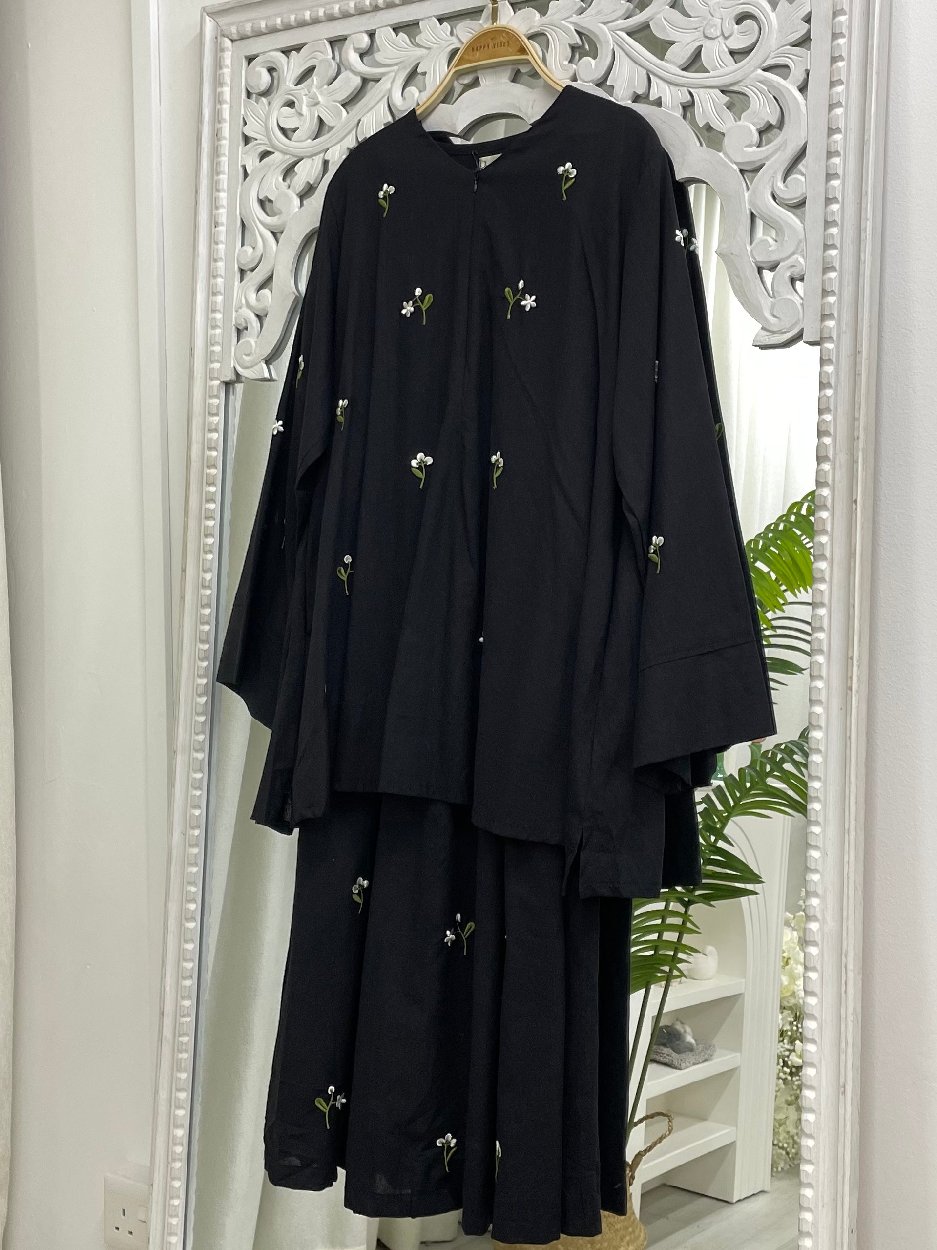 Juniper Embo Skirt Set HV Label