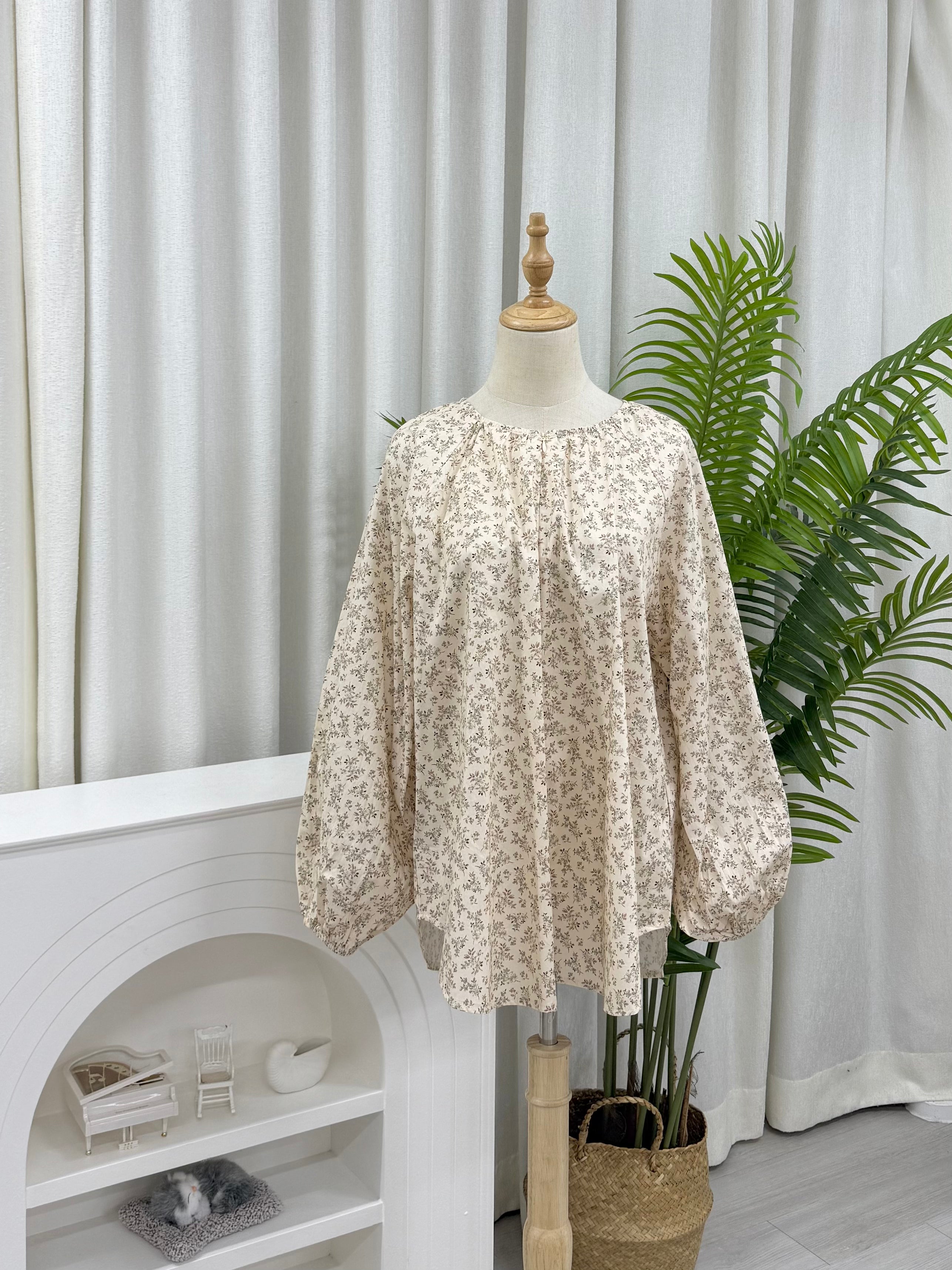 Printed Curve Swing Blouse