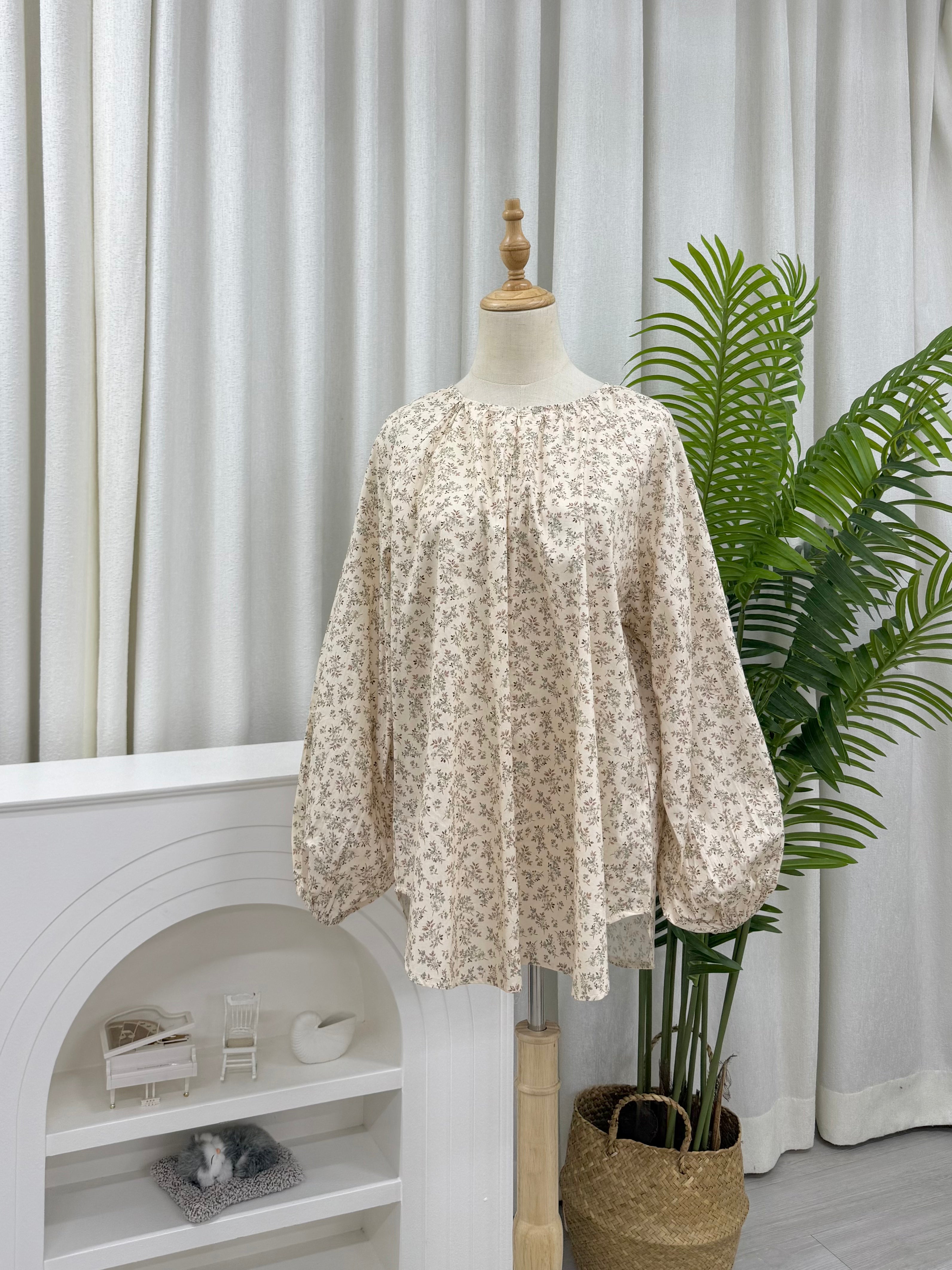 Printed Curve Swing Blouse