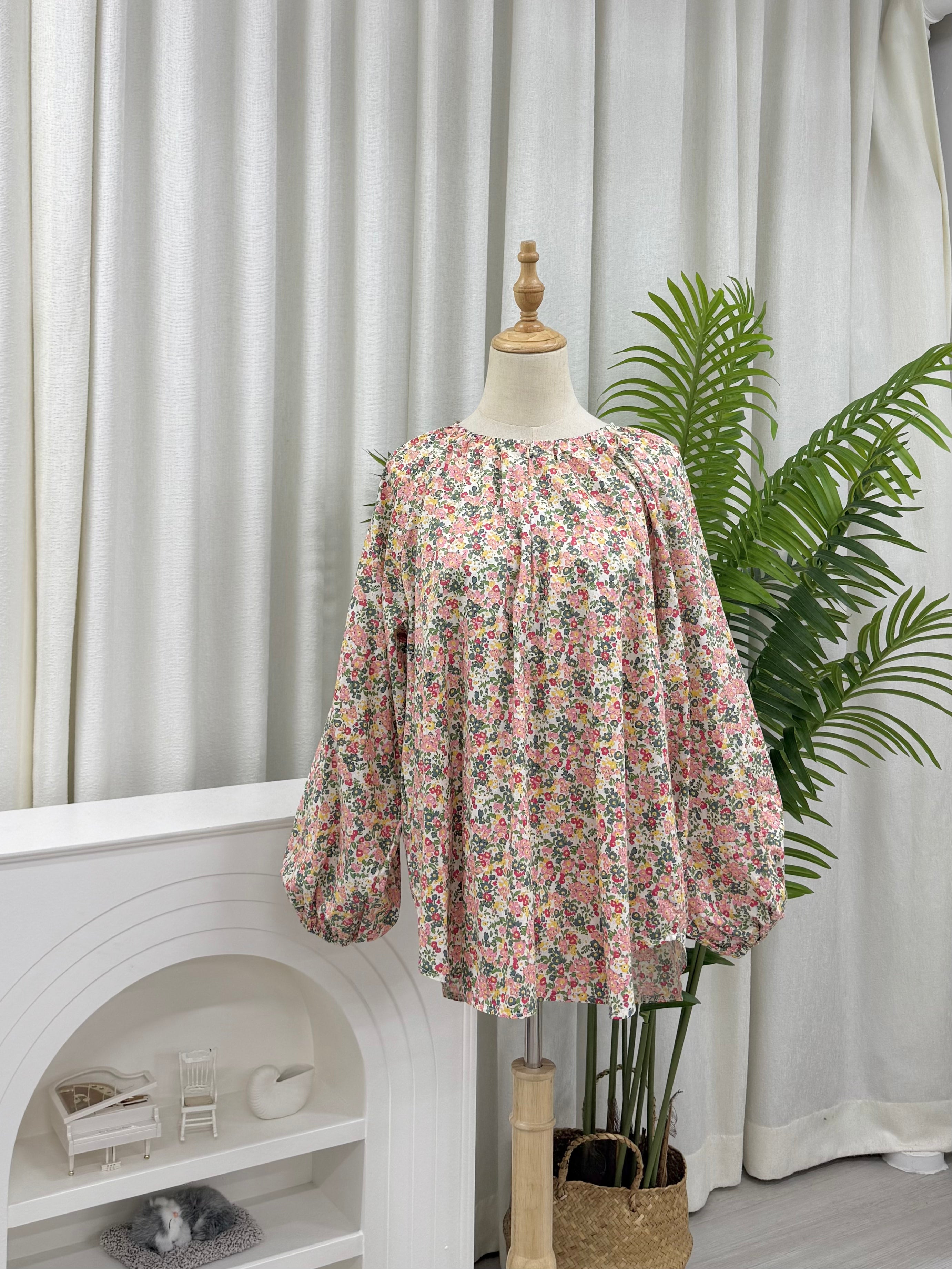 Printed Curve Swing Blouse