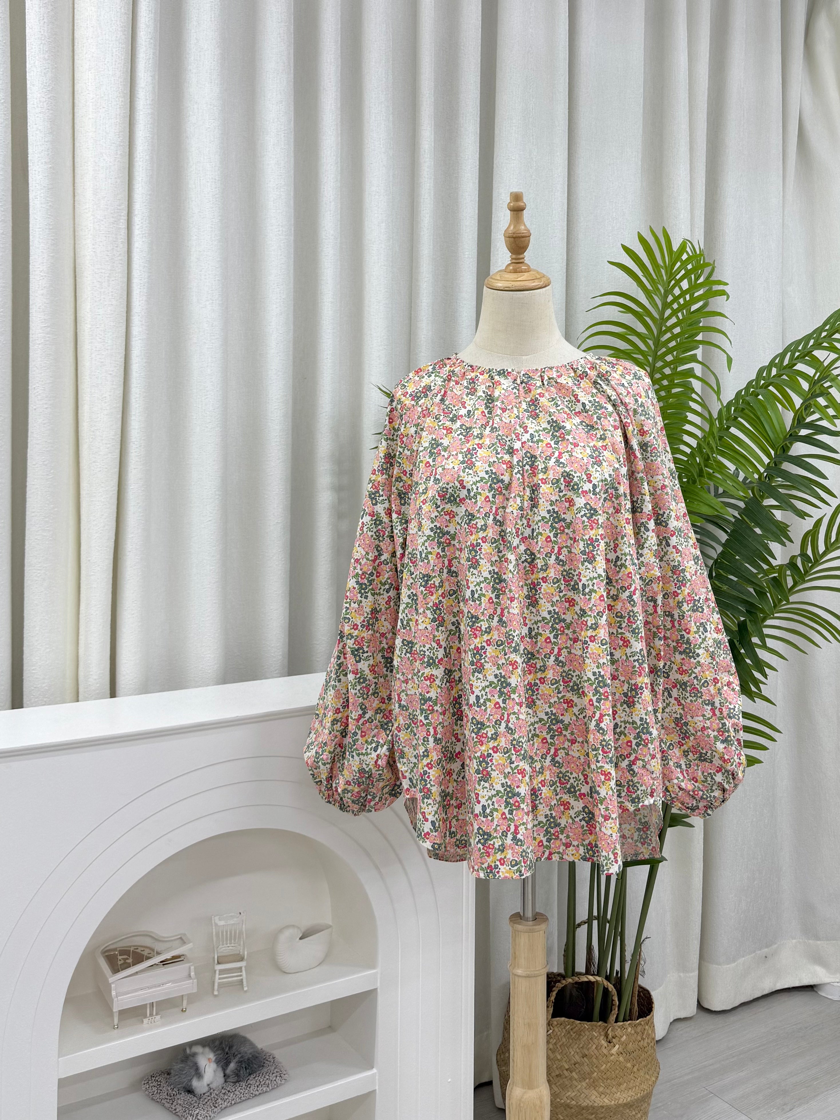 Printed Curve Swing Blouse