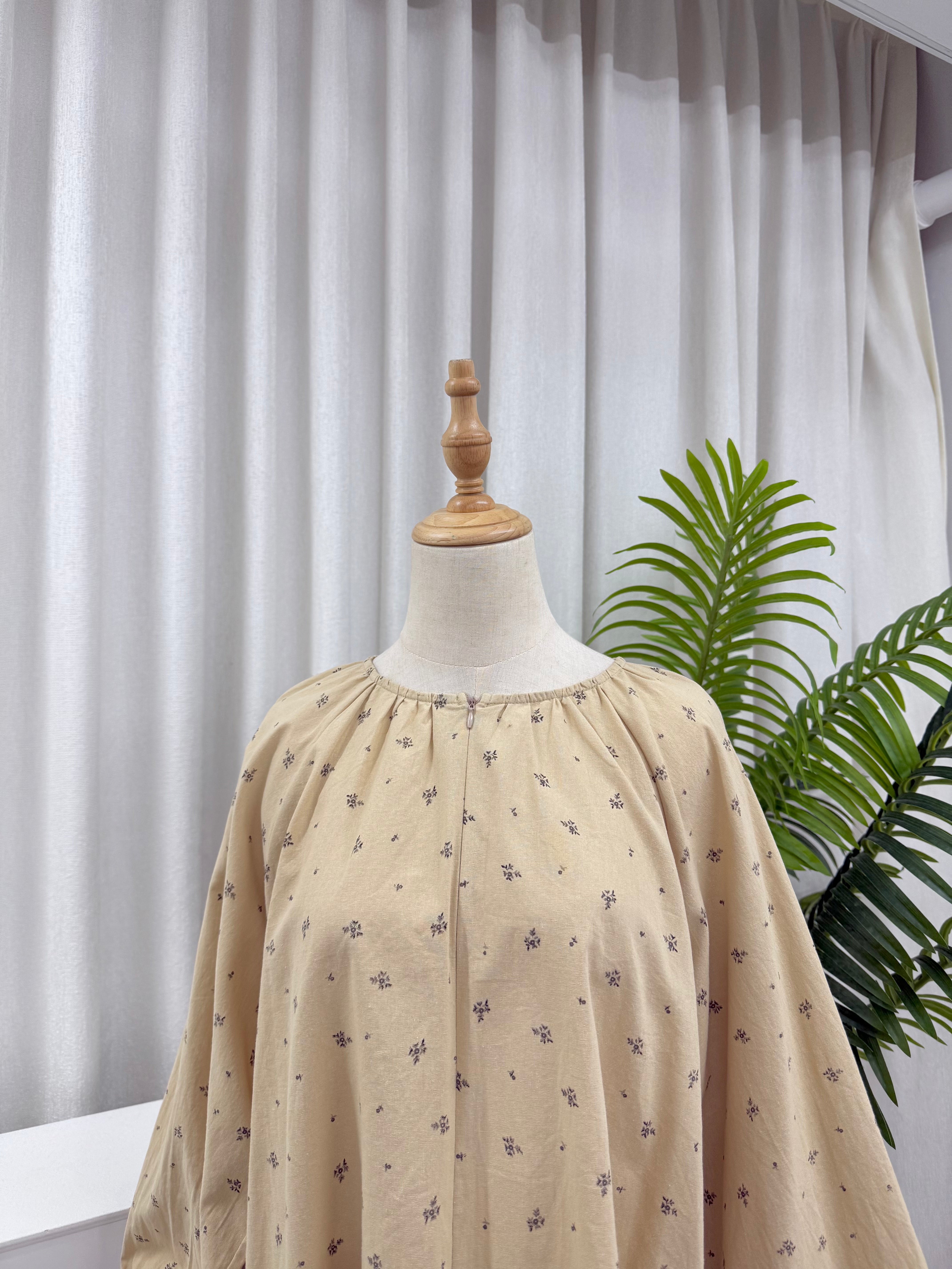 Printed Curve Swing Blouse
