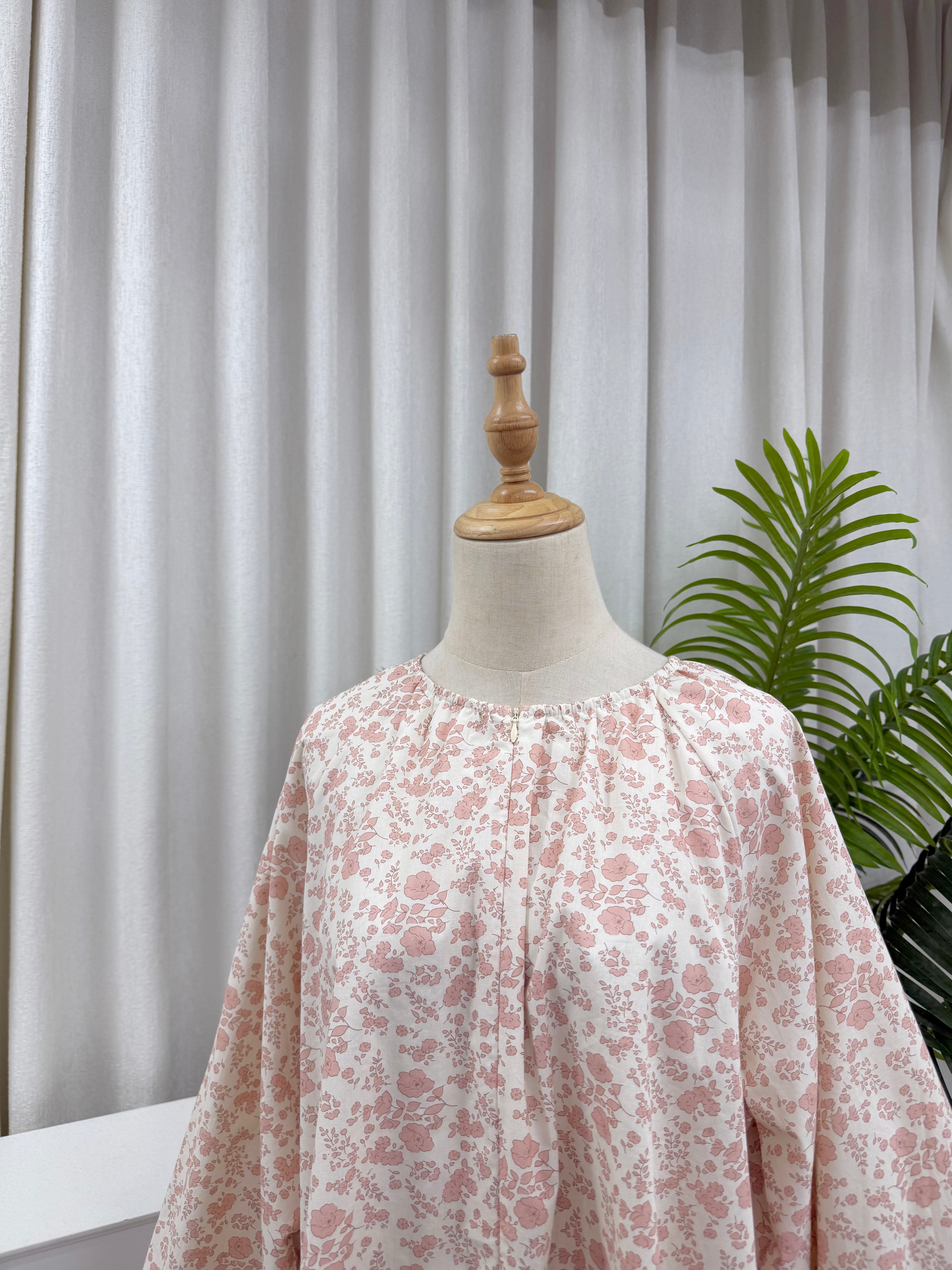 Printed Curve Swing Blouse