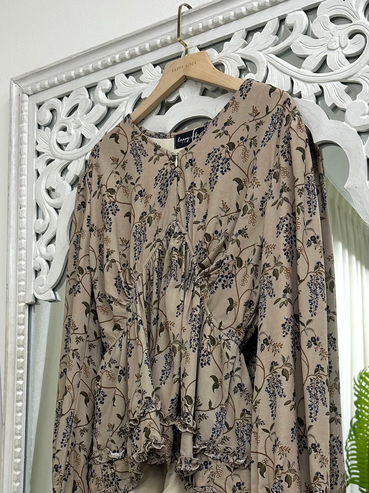 Imprinted Sunday Ruffles Top HV Label