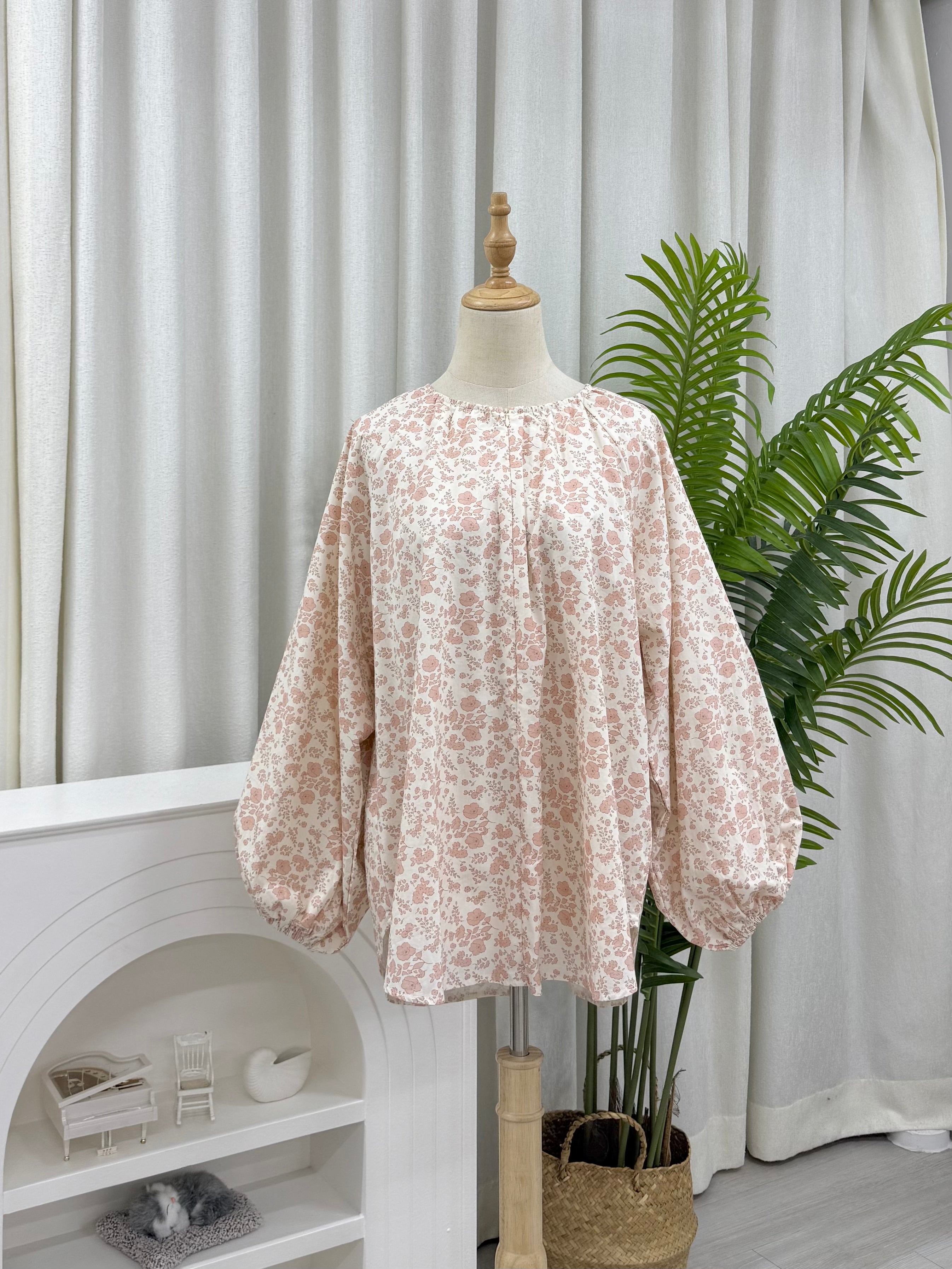Printed Curve Swing Blouse
