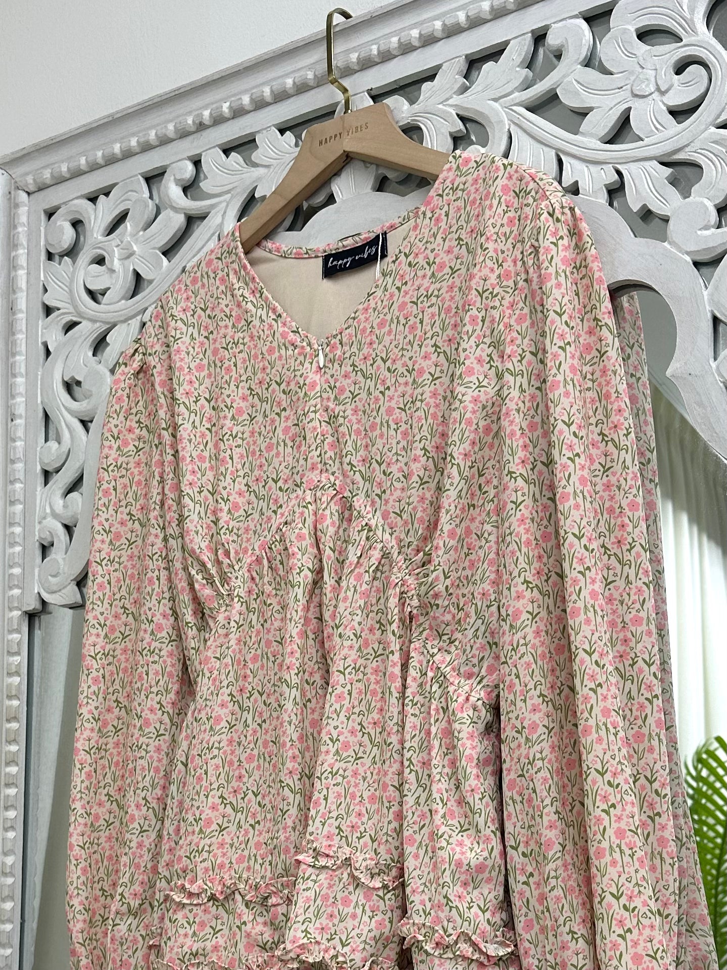 Imprinted Sunday Ruffles Top HV Label