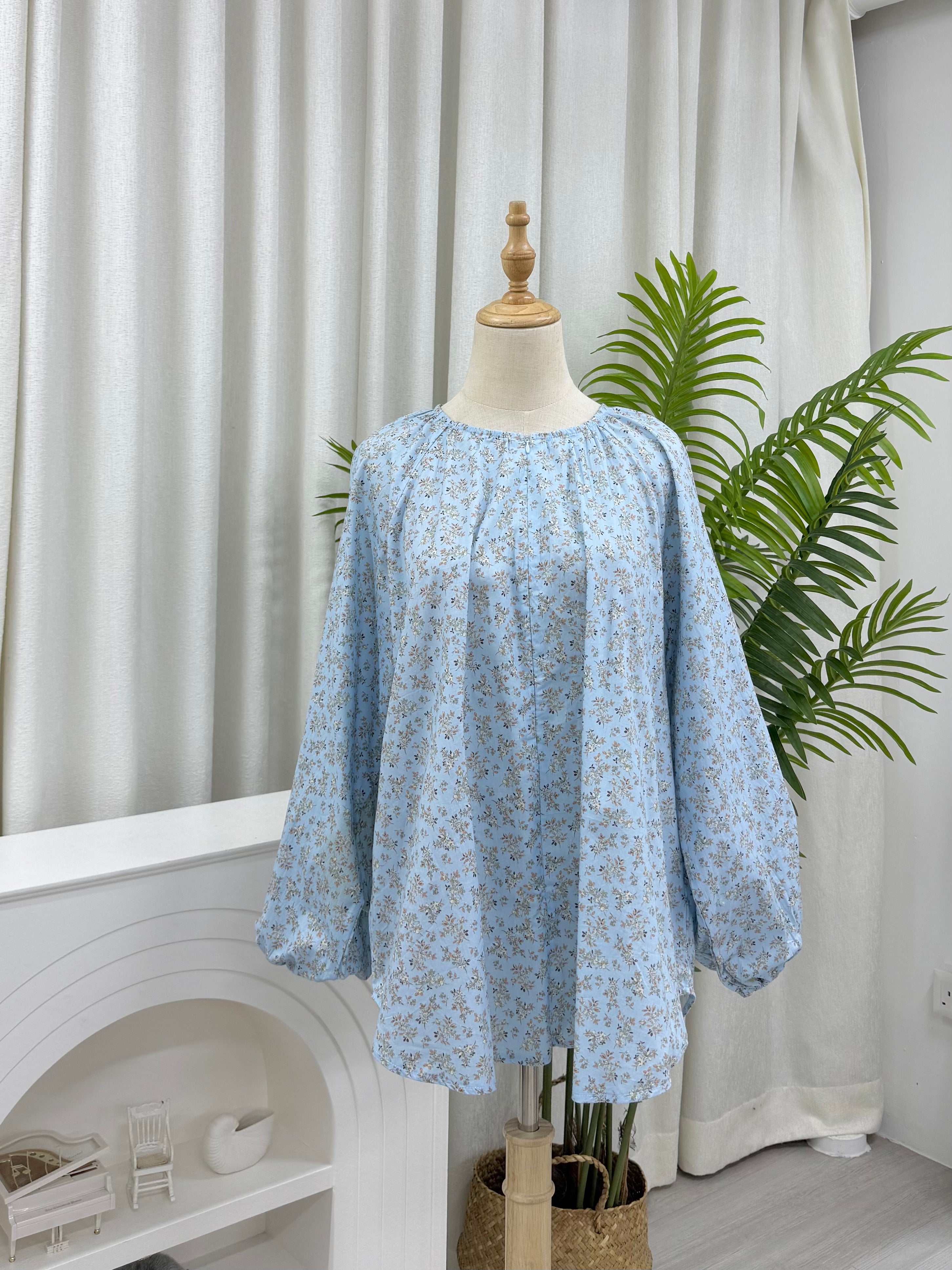 Printed Curve Swing Blouse