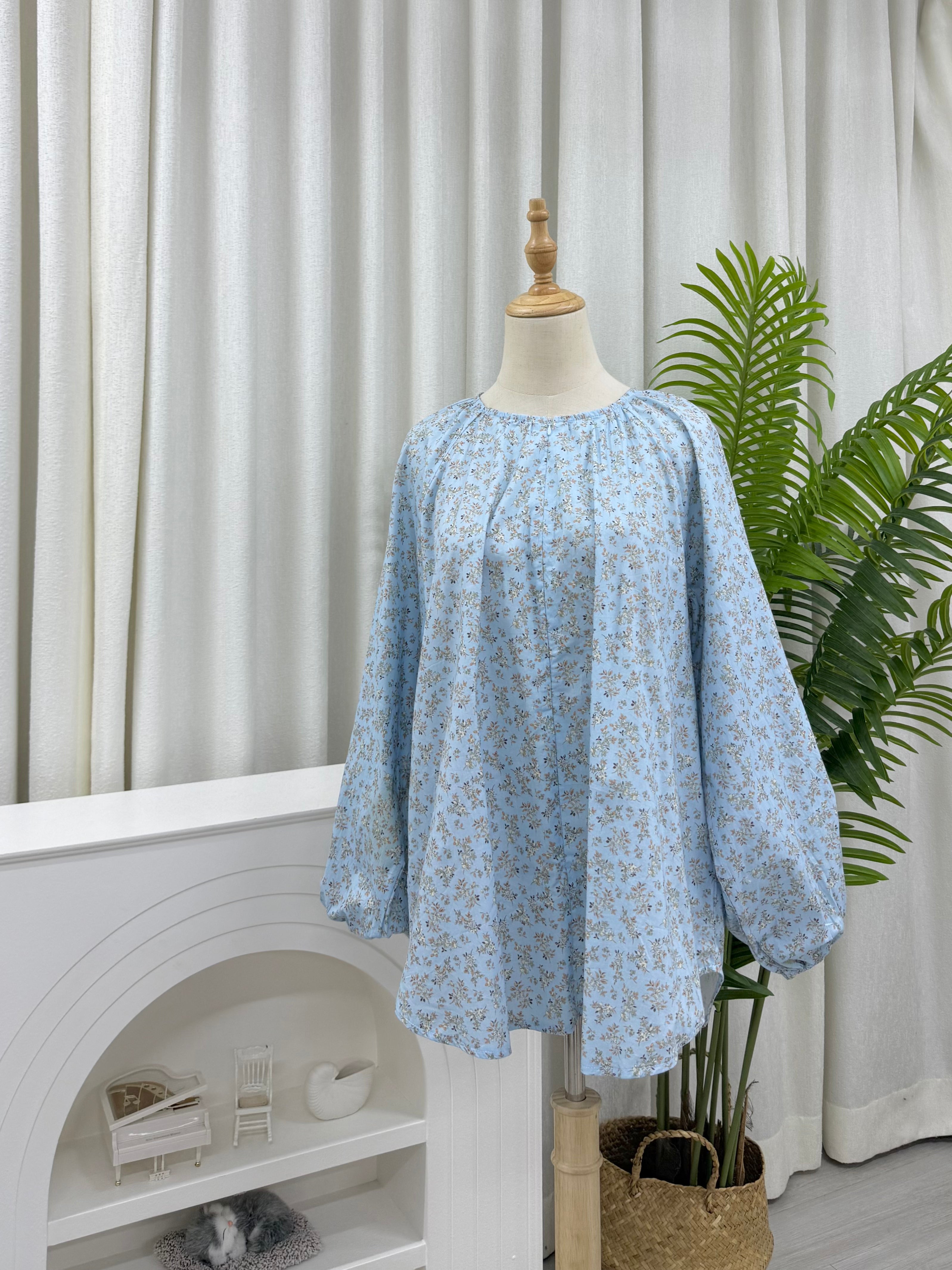 Printed Curve Swing Blouse