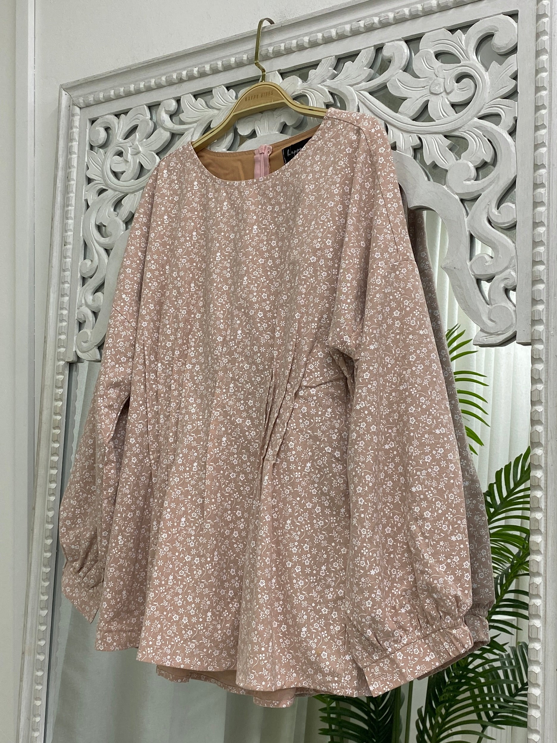 Quiet Cottage Garden Top