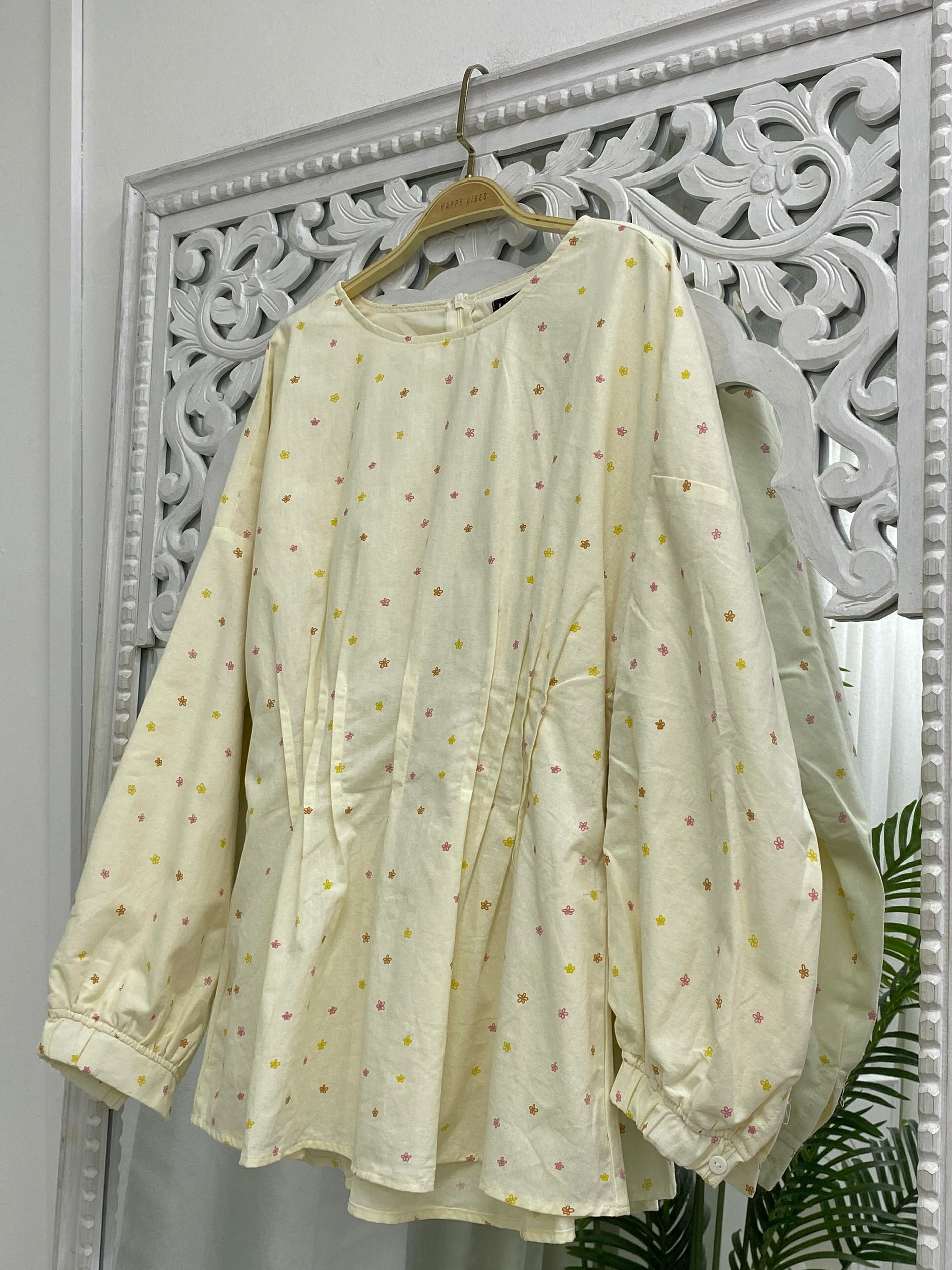 Quiet Cottage Garden Top