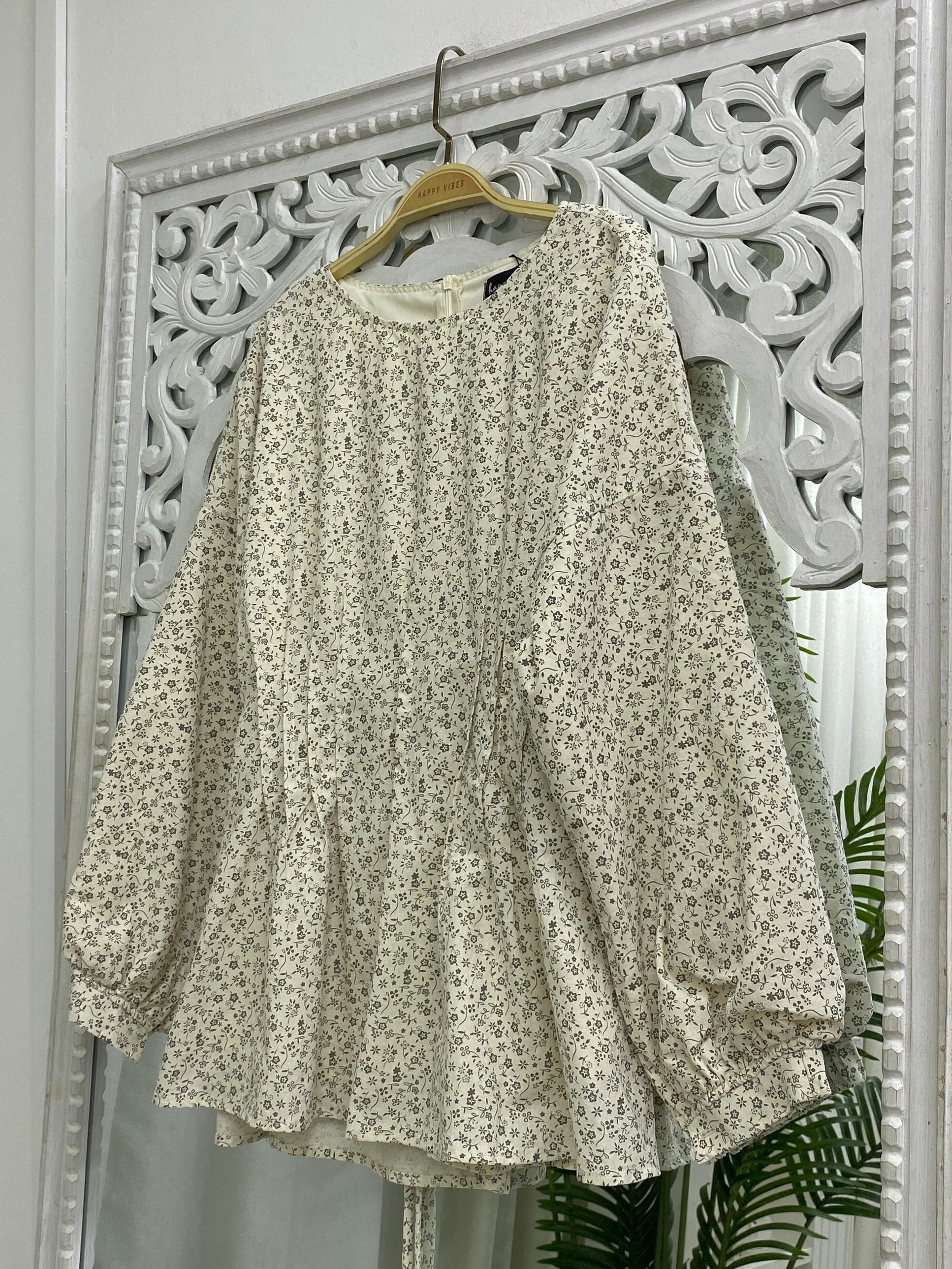 Quiet Cottage Garden Top