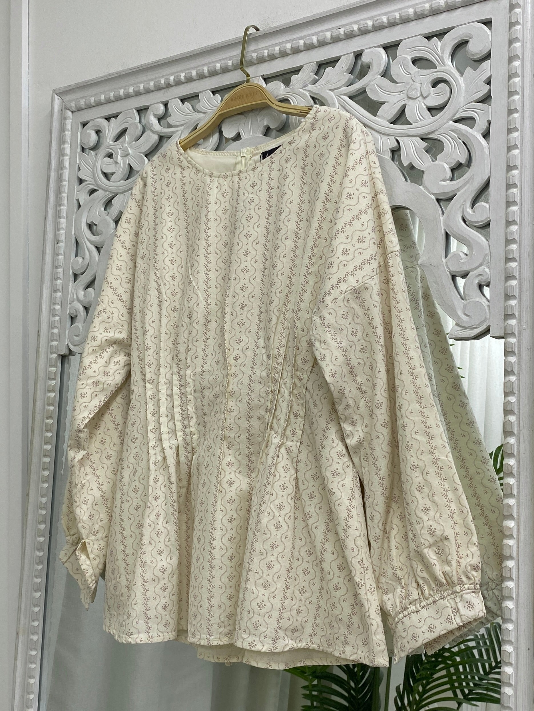 Quiet Cottage Garden Top