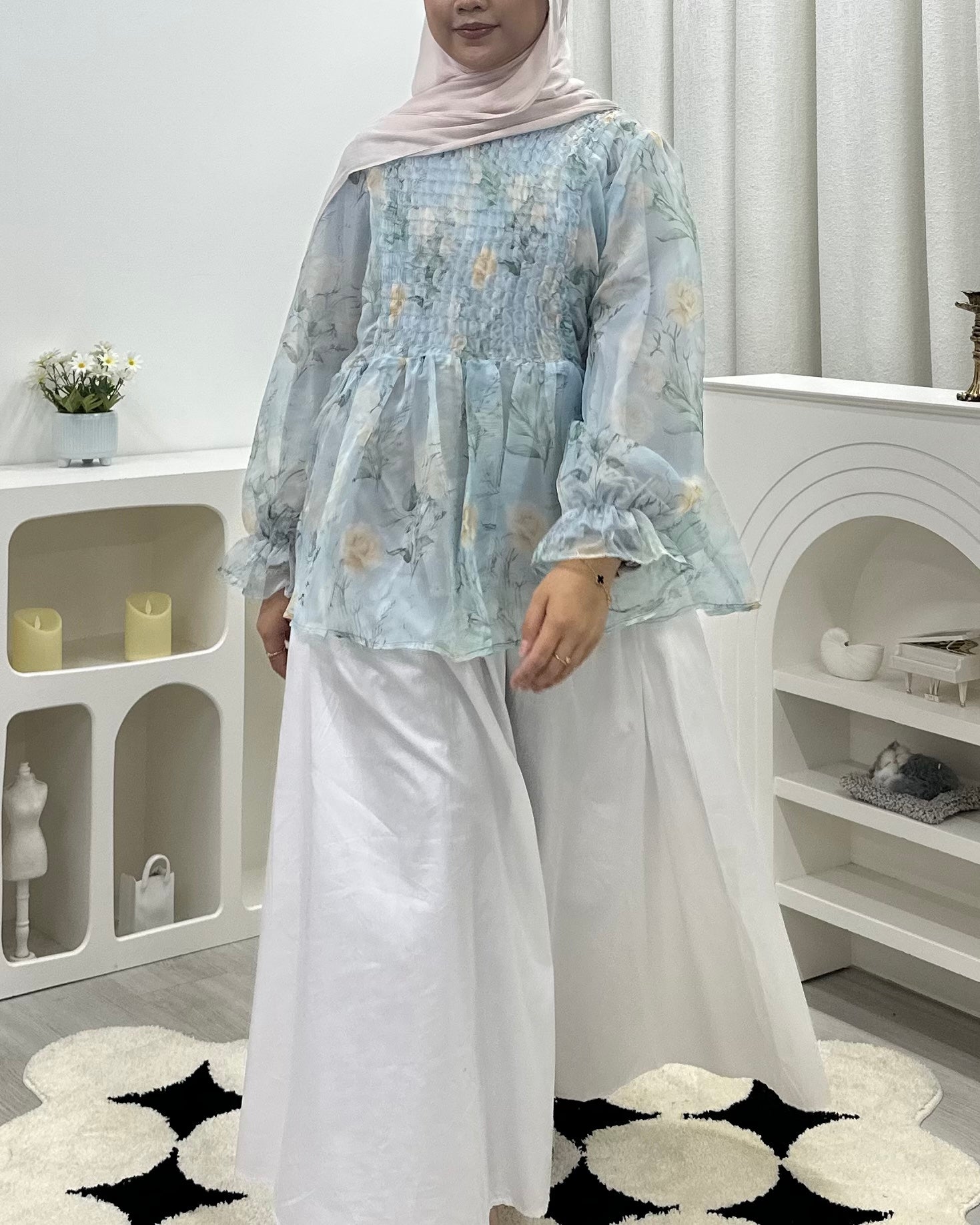 Zephyra Smock Lineup - Veloura