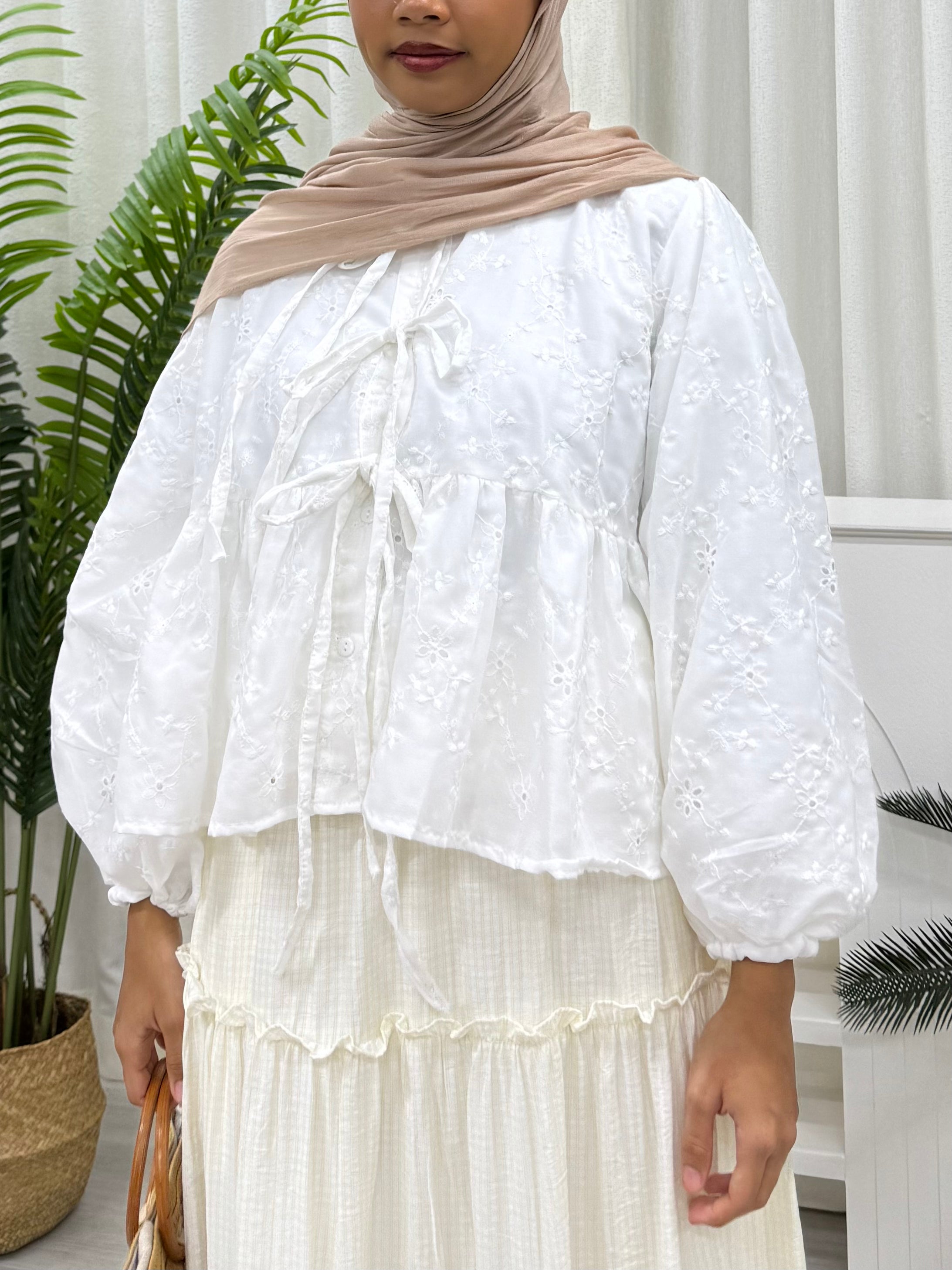 Dahlia Eyelet Ribbon Top - Attached Lining