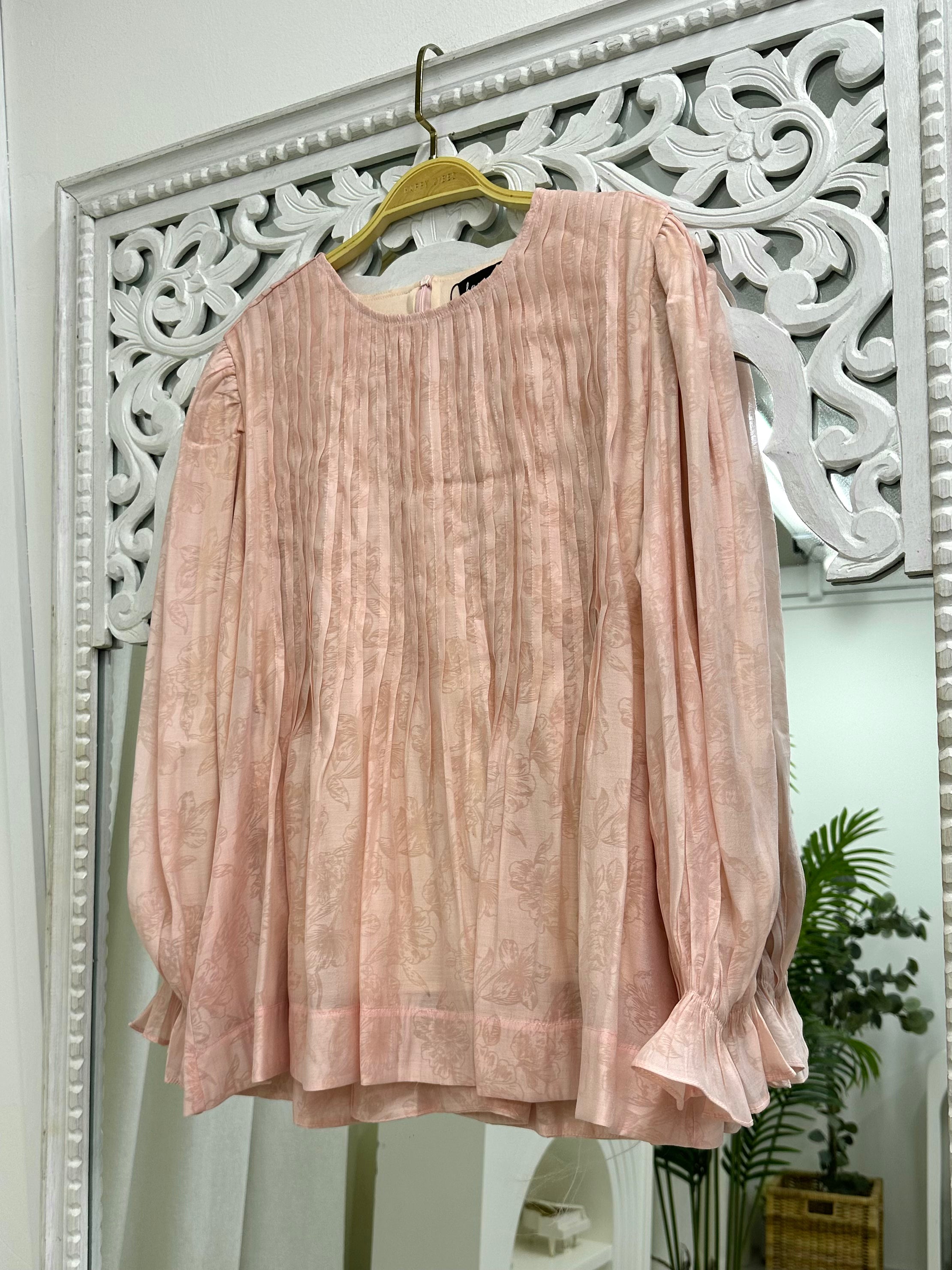 Ophelia Pleat Series HV Label