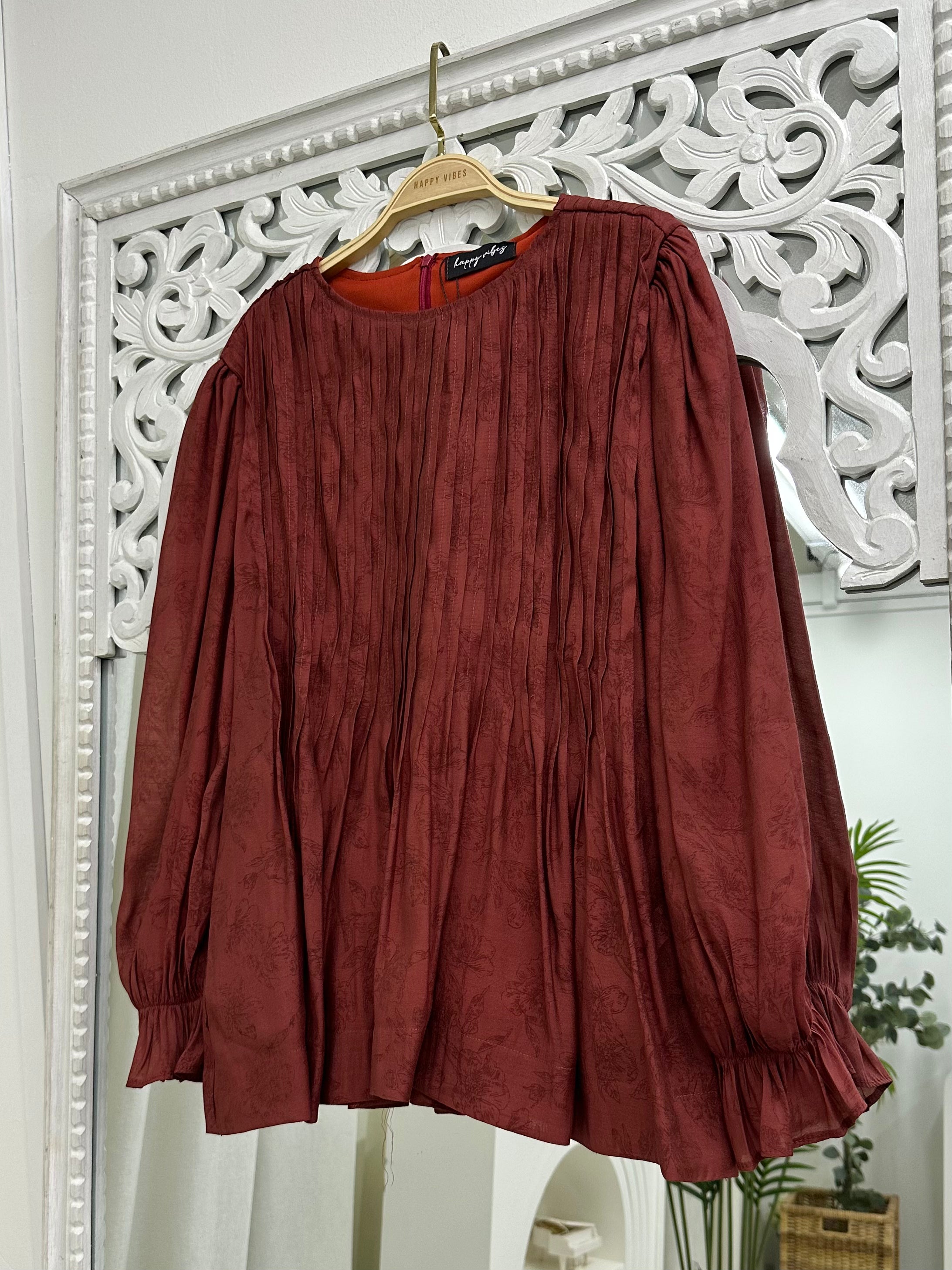 Ophelia Pleat Series HV Label